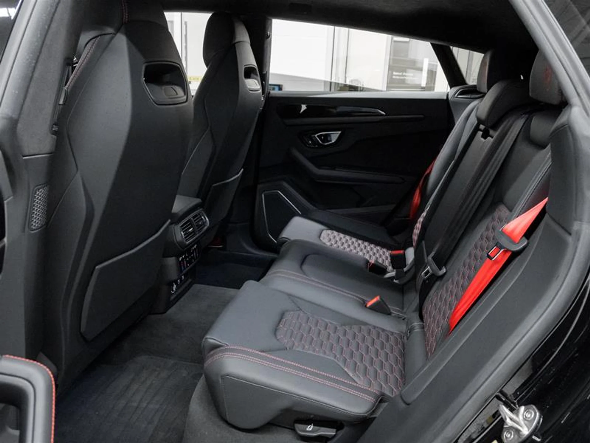 mph014_49601533_11639324_1552972727_1a3ce8d8d9