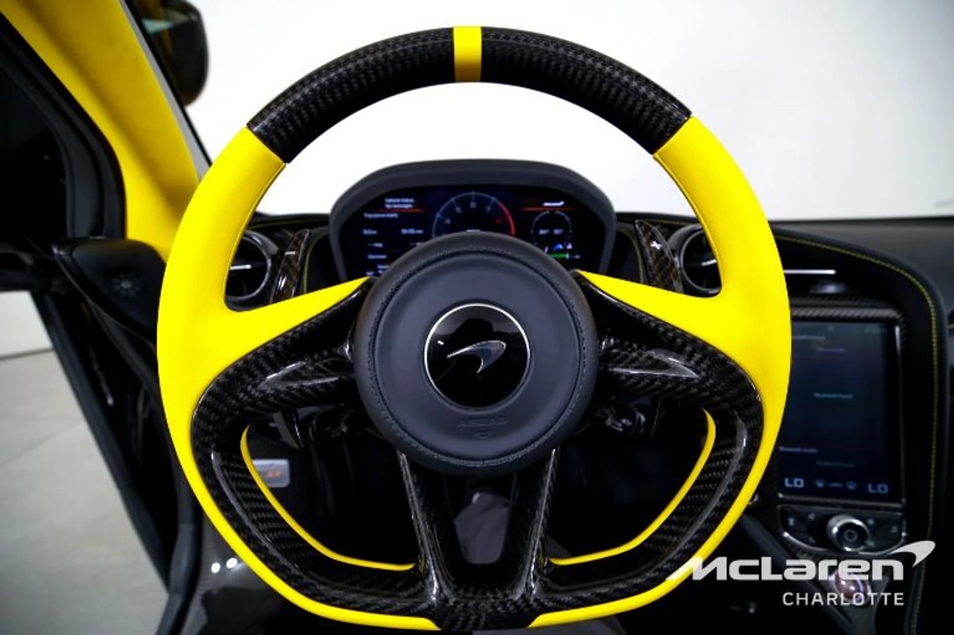 mph014_49670826_Used_2022_Mc_Laren_765_LT_Spider_3b434b3f7d
