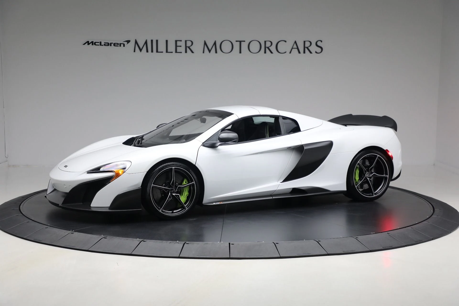 mph014_501843537_Used_2016_Mc_Laren_675_LT_Spider_ca1badb346