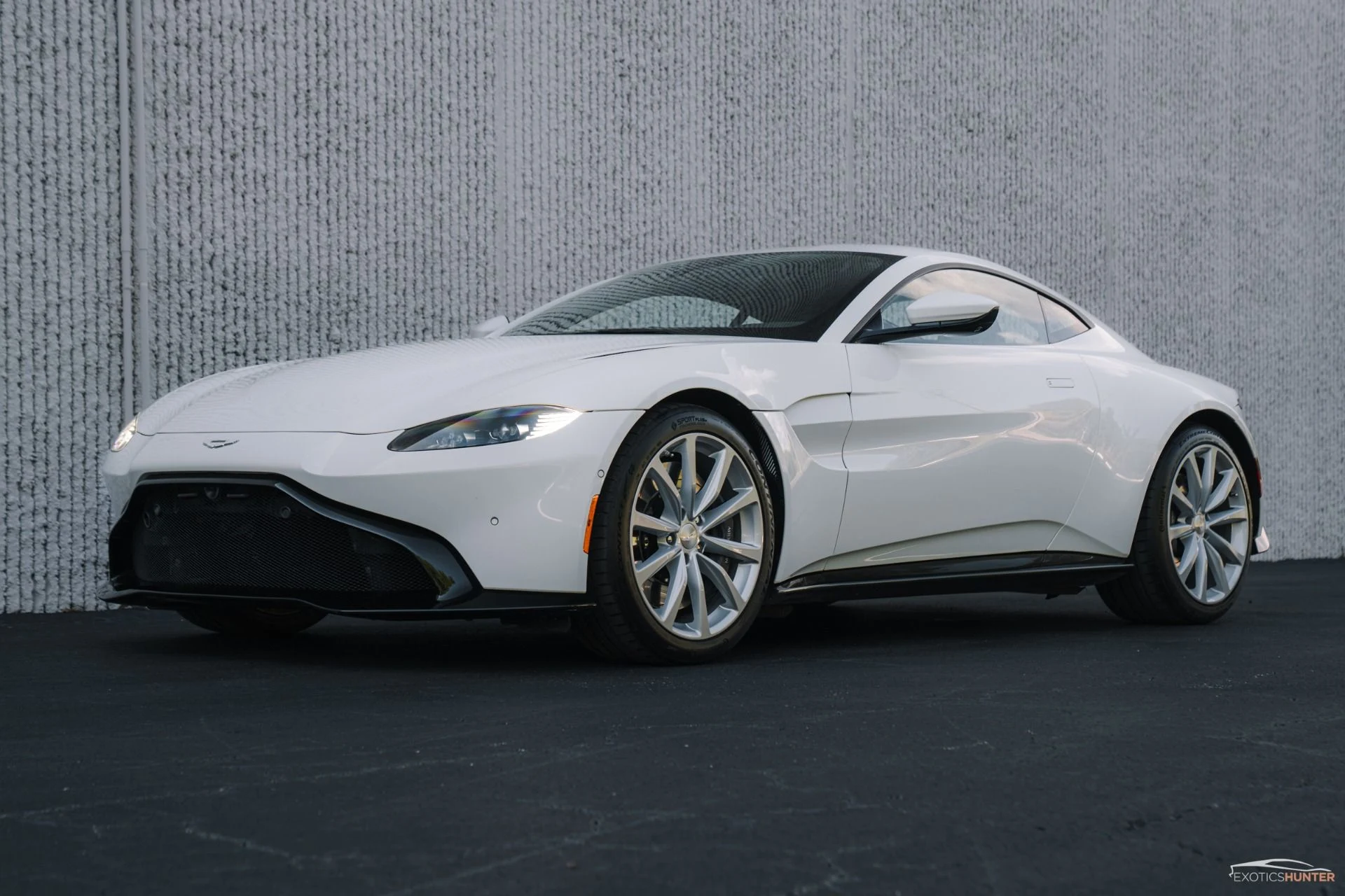 mph014_5034885_Used_2020_Aston_Martin_Vantage_1756168646_b5c85ebe53