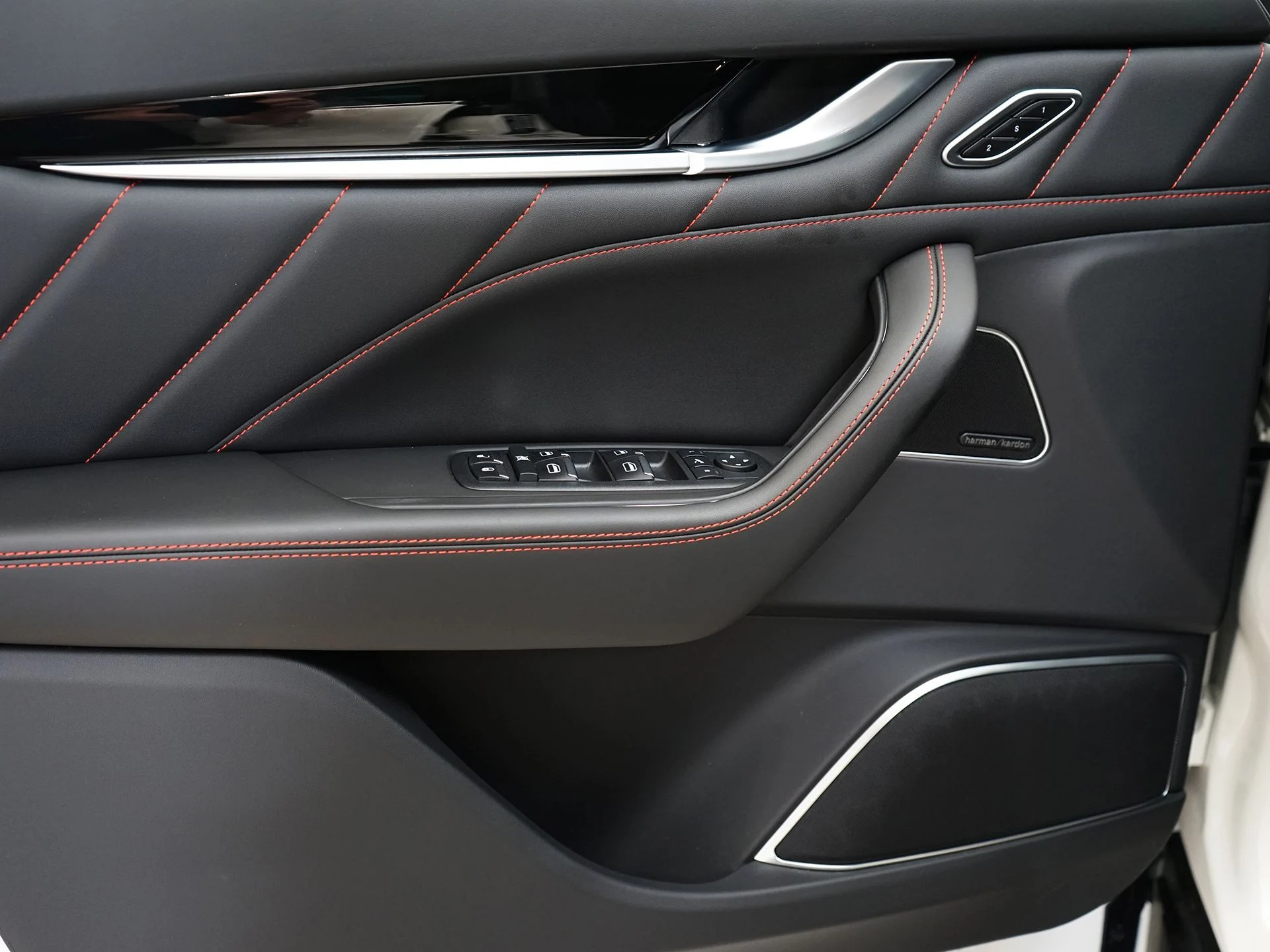 mph014_510722955_c094b58bb956b2347c6f76e4a07bc8e5x_ee7aadc092