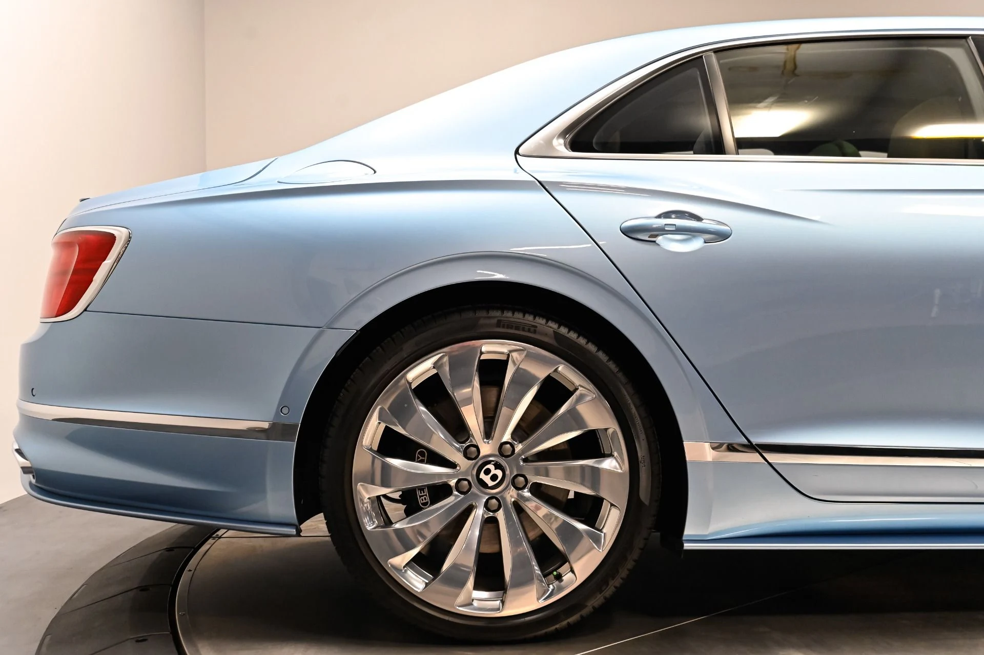 mph014_512922314_Used_2022_Bentley_Flying_Spur_V8_1790876824_a34834c705