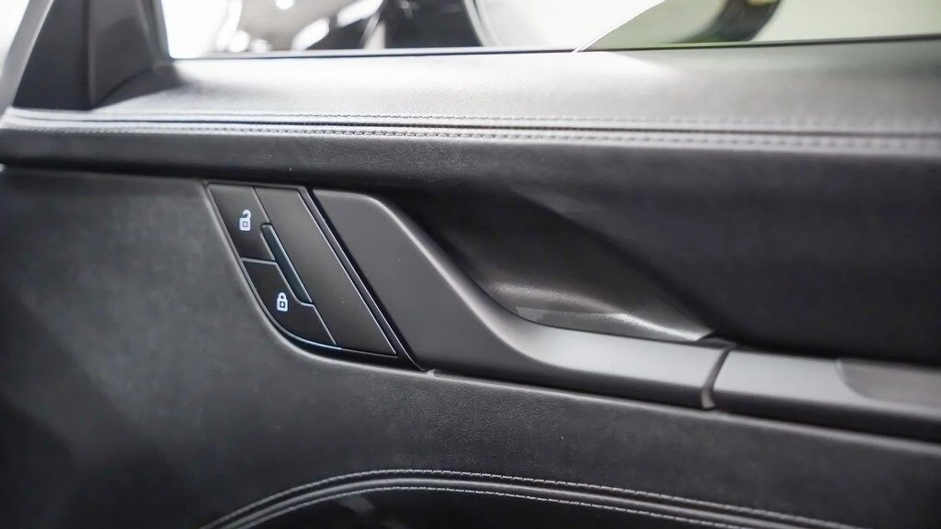 mph014_51632787_0e96b3d2c38d759c4eda7dfc02fdd9d8x_1ee17af870