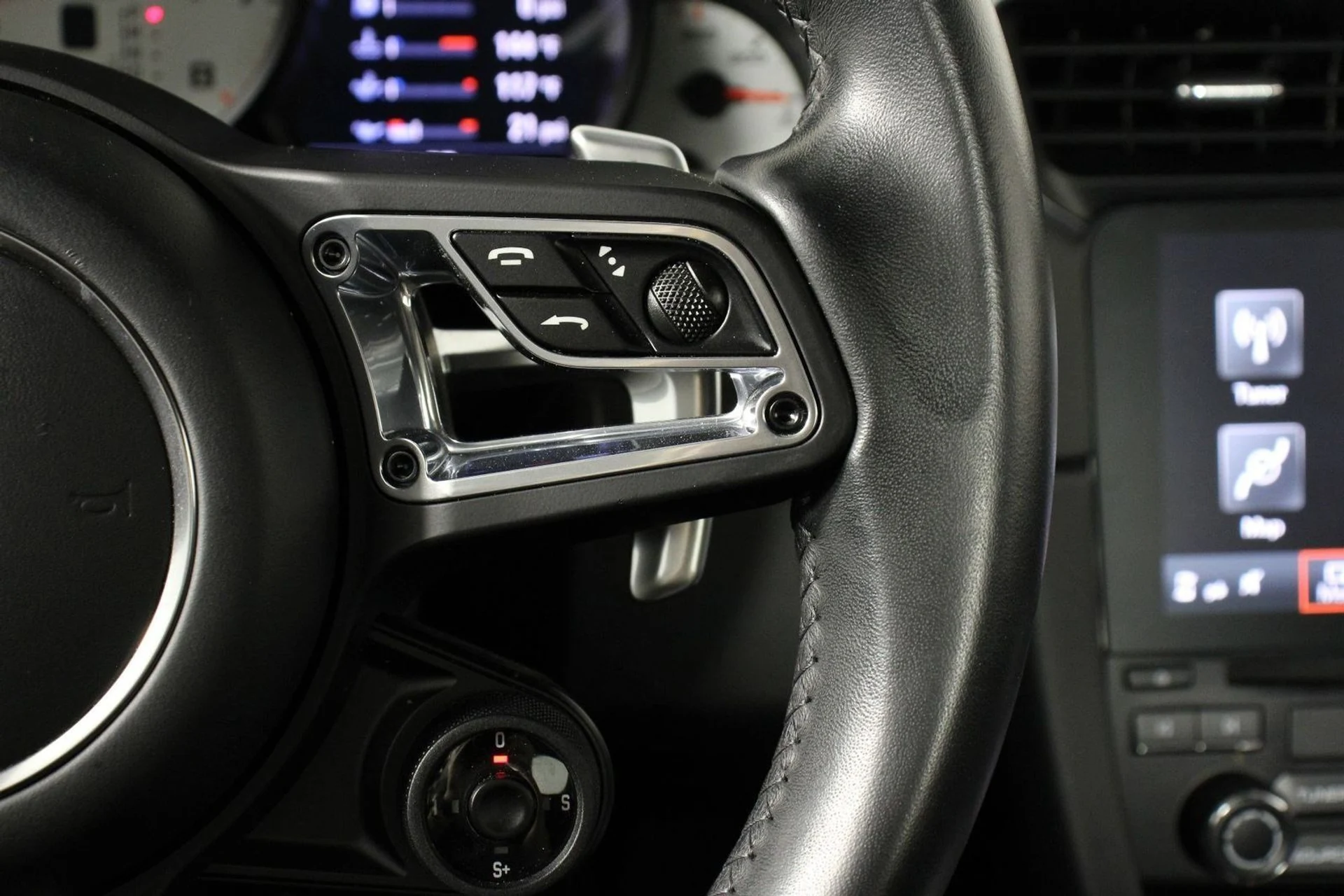 mph014_519835212_b805aceec9ab2001721312a3f53174e3_e0b638de8c