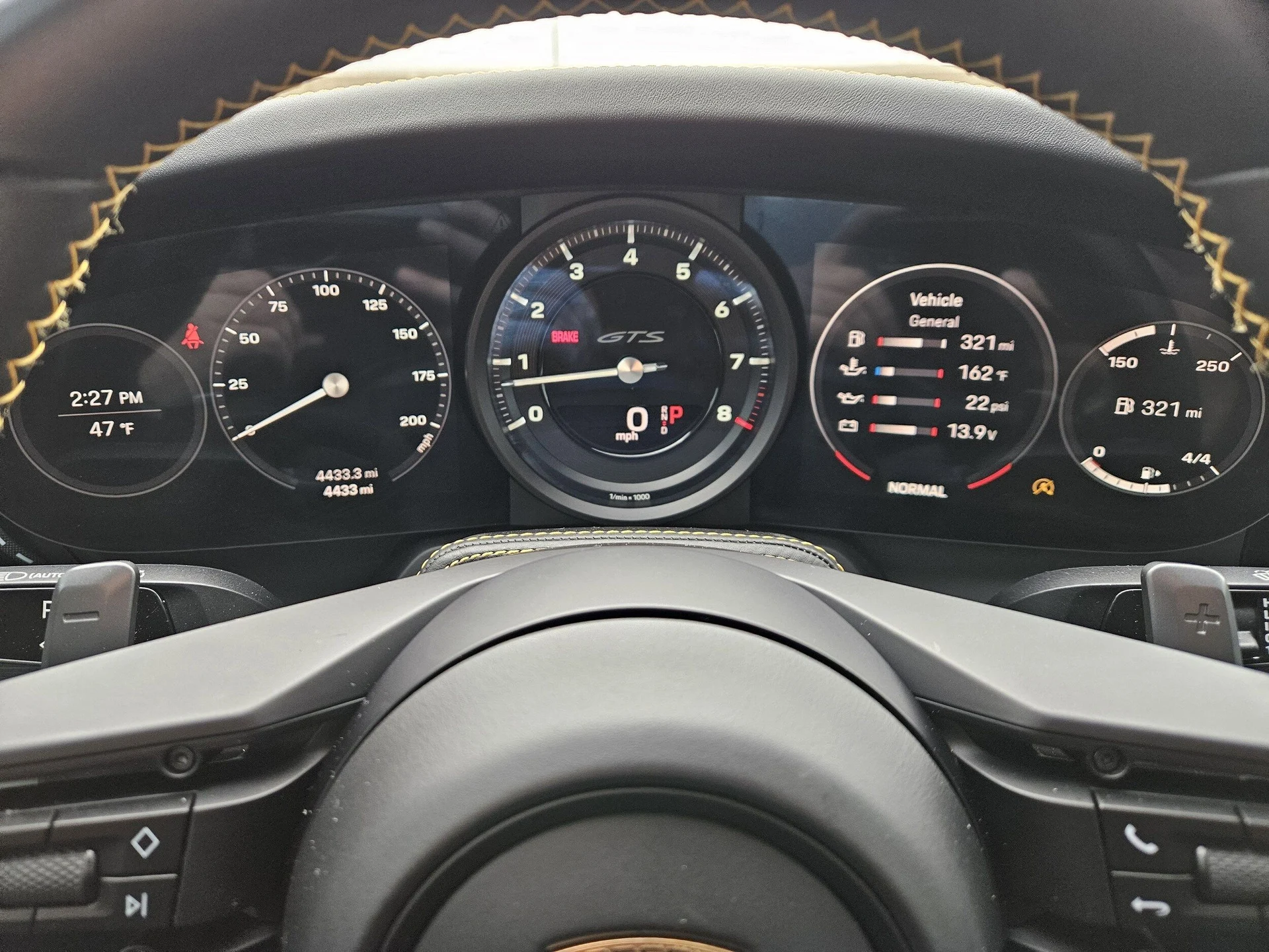 mph014_520914635_2134d3911ebb437bfce2c5f3075d270bx_326c865230