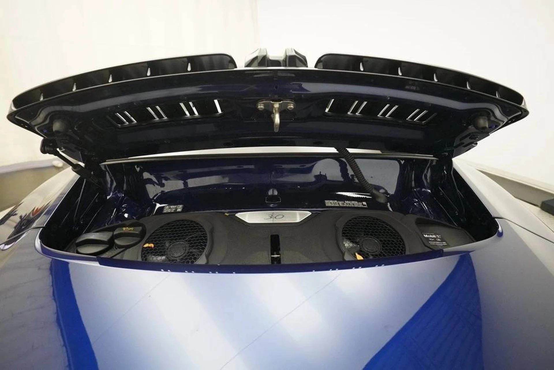 mph014_523564740_15_c931c33cb6