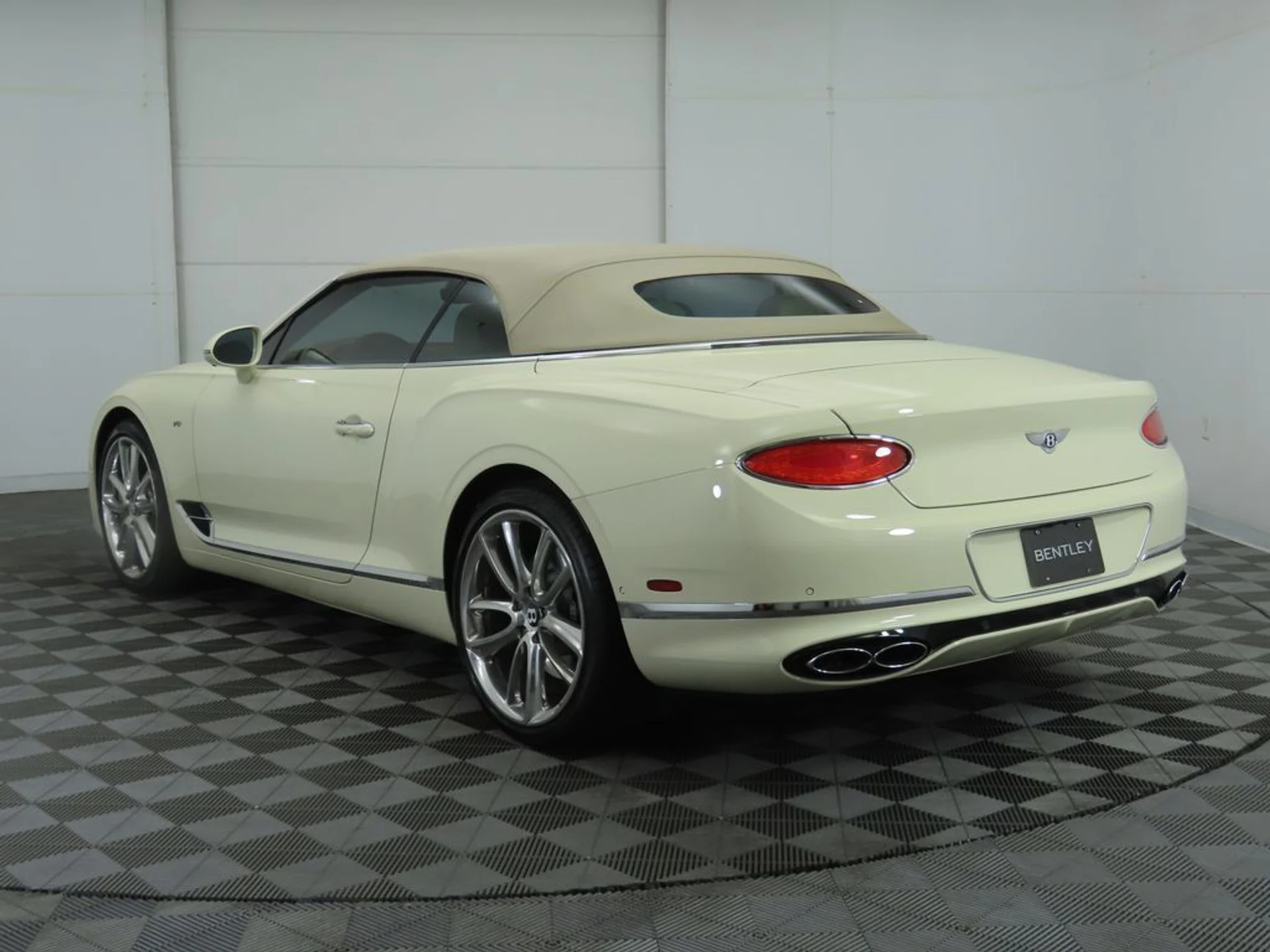 mph014_526278896_used_2022_bentley_continental_gtmullinerconvertible_8119_22887196_15_1024_c9e3972804
