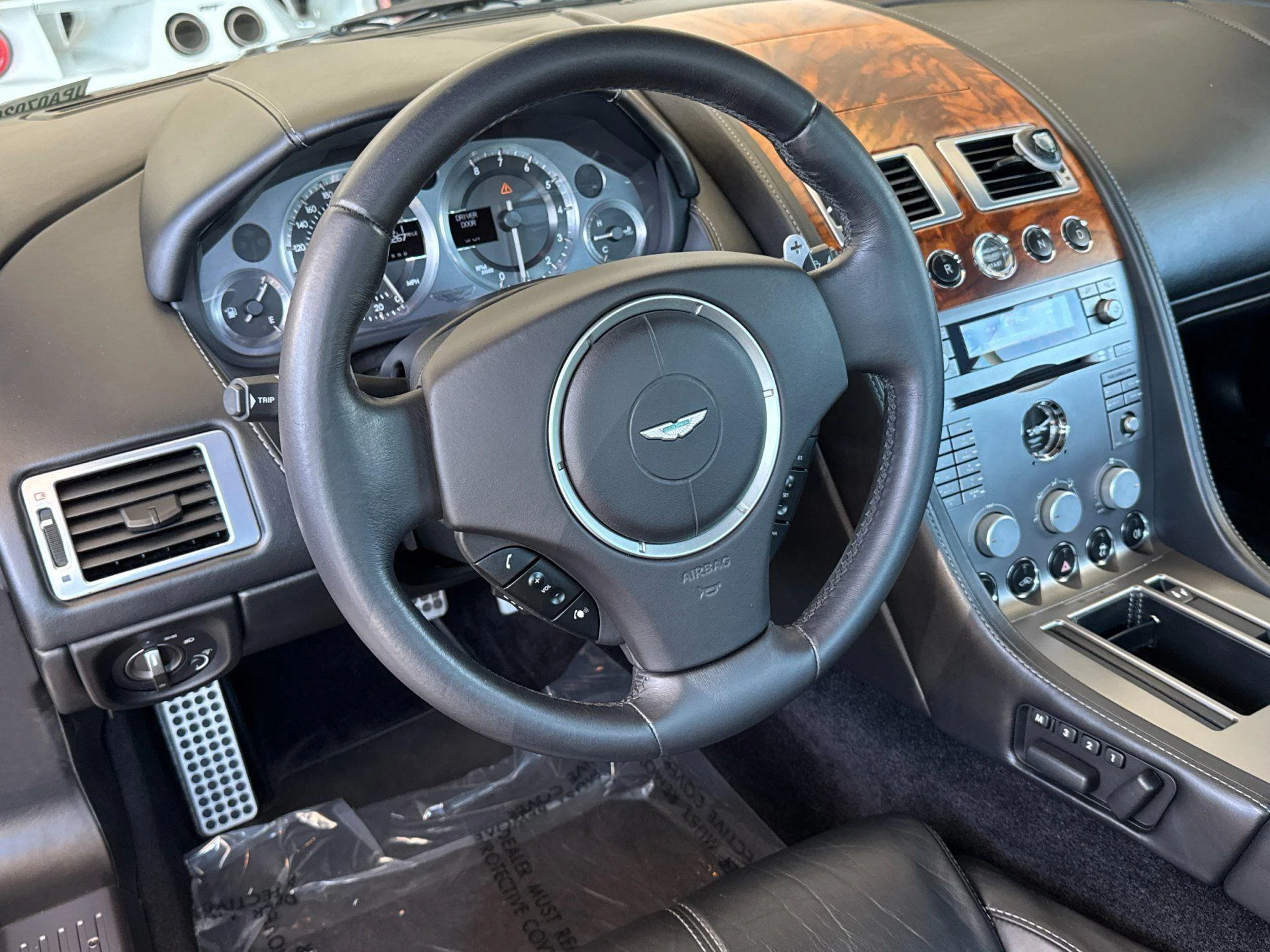 mph014_532835200_Used_2007_Aston_Martin_DB_9_1786111328_ad3f85965c