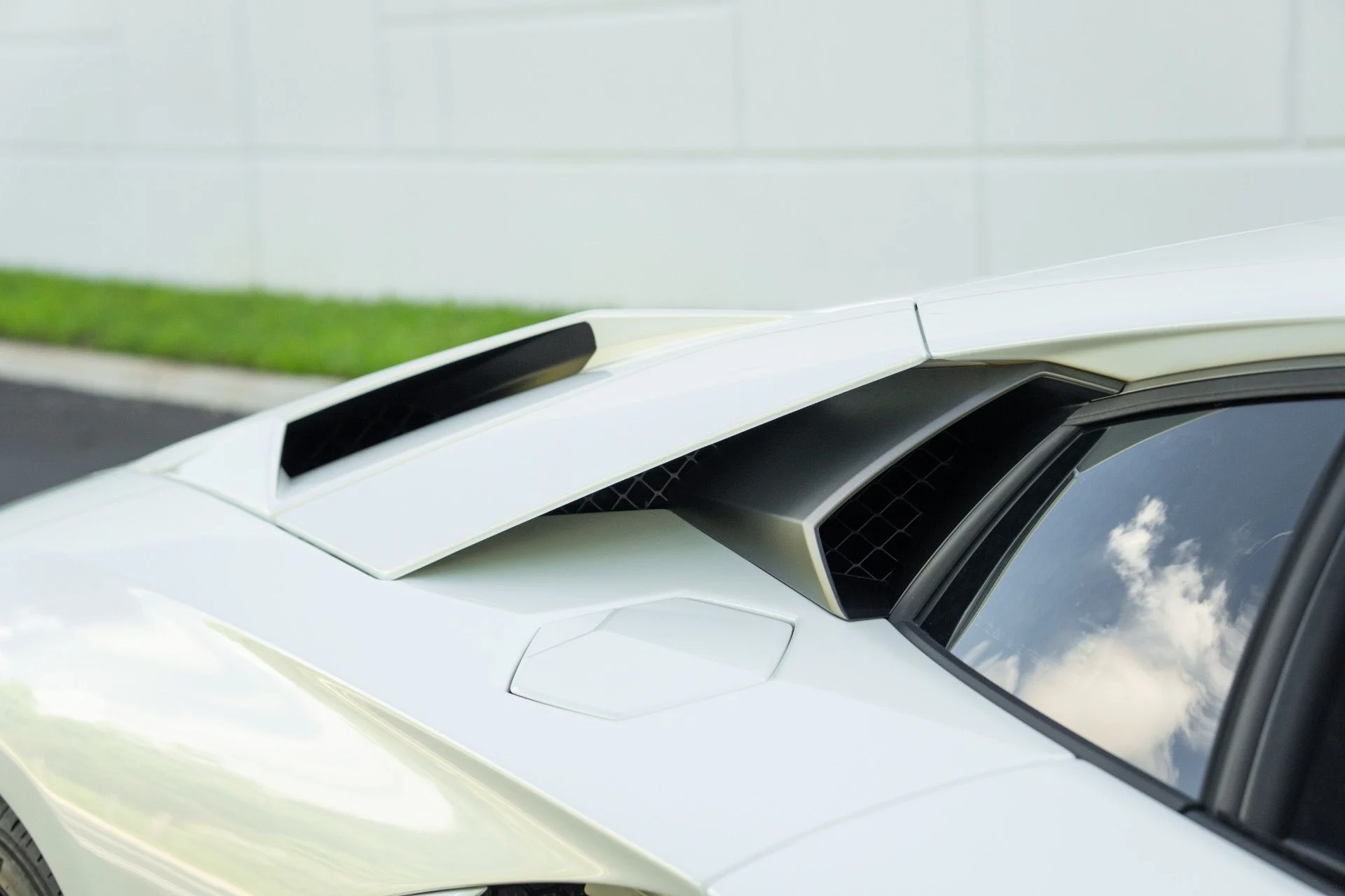 mph014_538223150_Used_2022_Lamborghini_Aventador_LP_780_4_Ultimae_1758834809_cd5b9c35f1