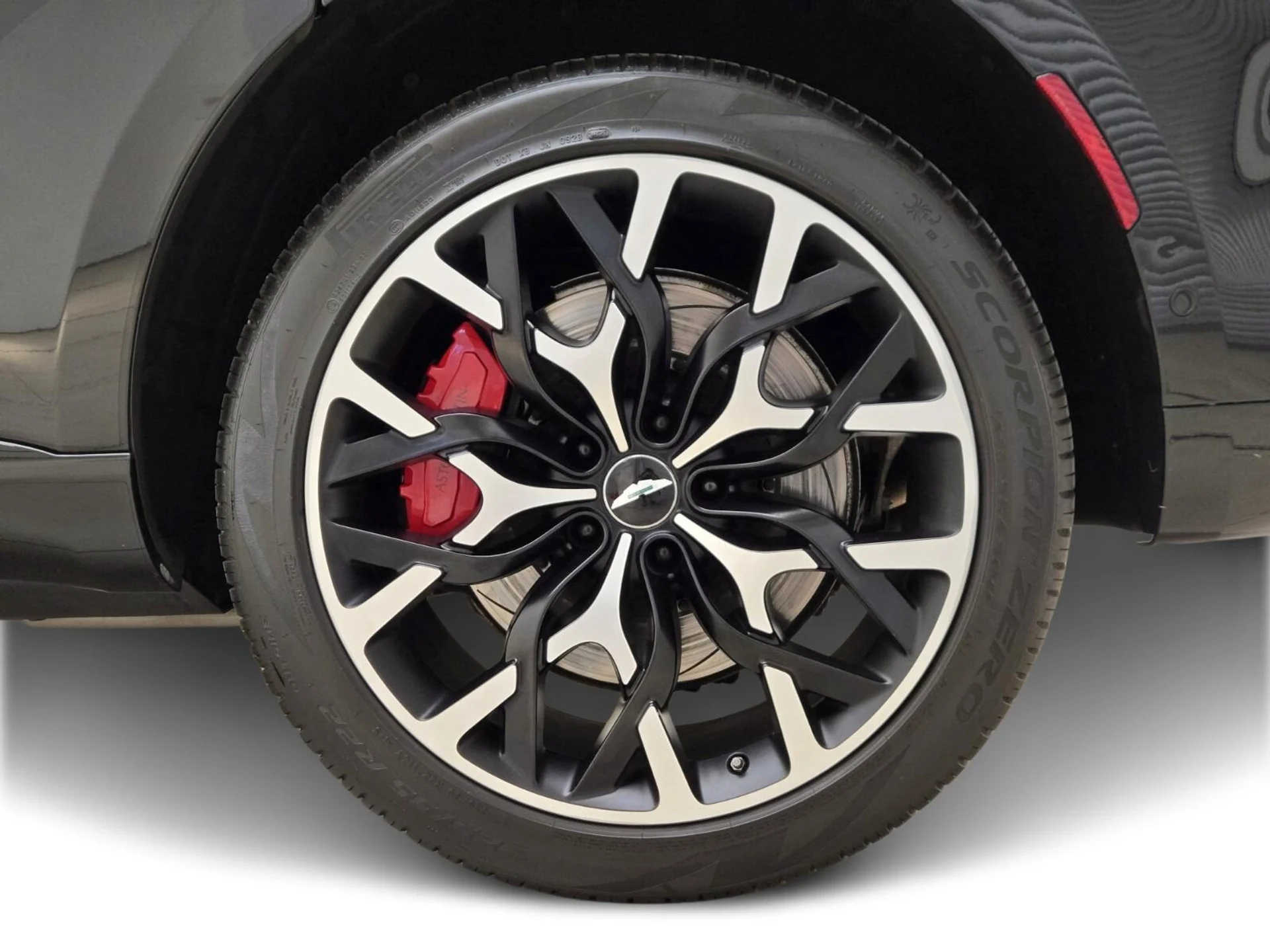 mph014_538986499_Used_2021_Aston_Martin_DBX_1753164218_e4e8ef7caa