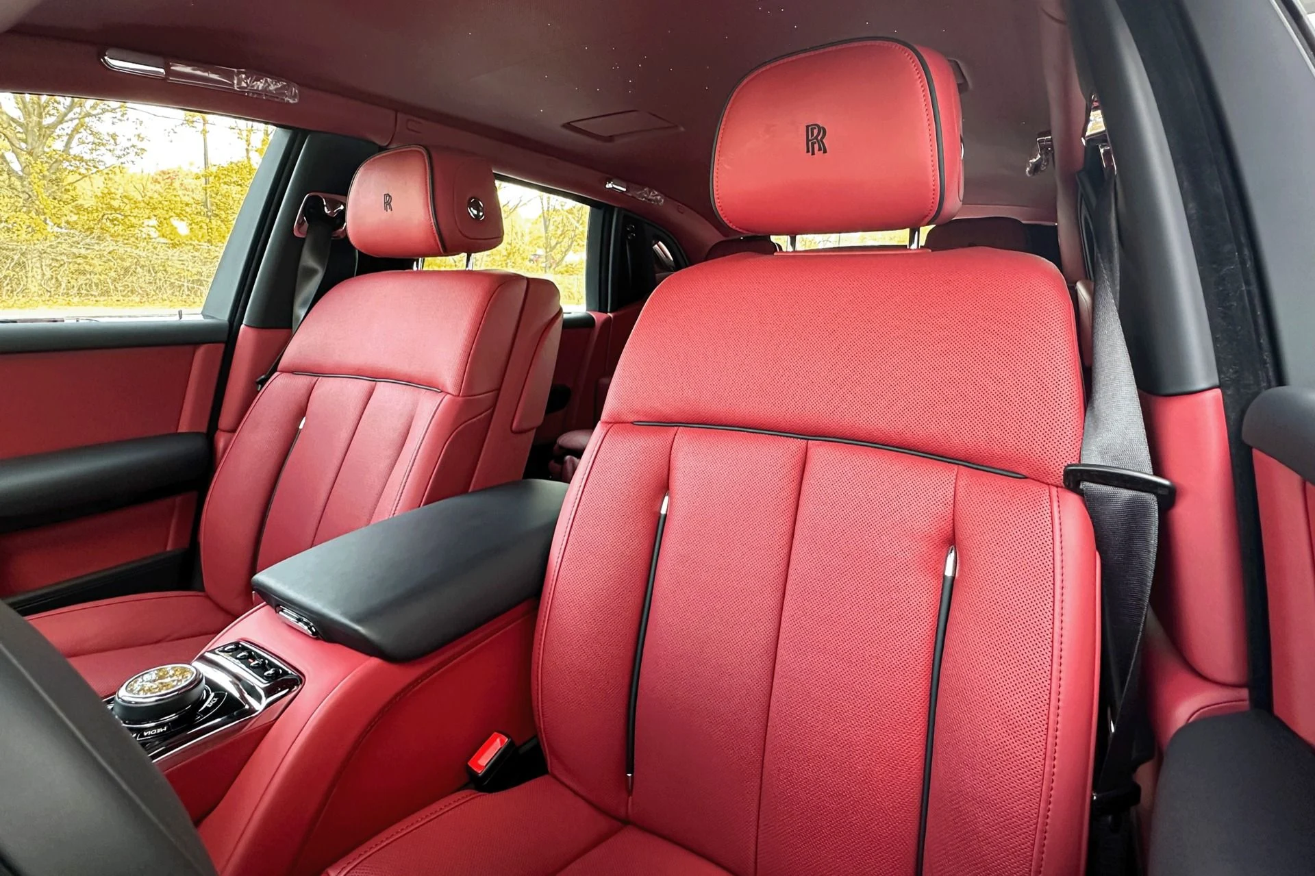 mph014_539690611_Used_2022_Rolls_Royce_Phantom_EWB_1762892452_23edf72696