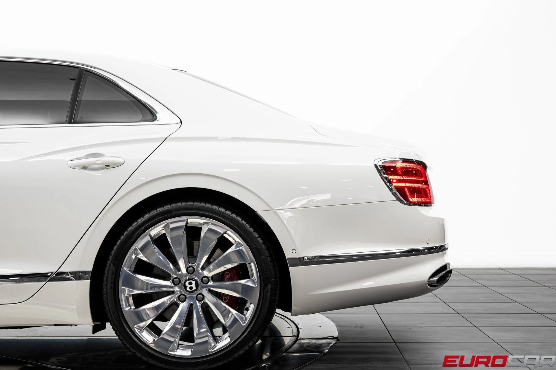 mph014_543229562_image_15_de3b9cebdd