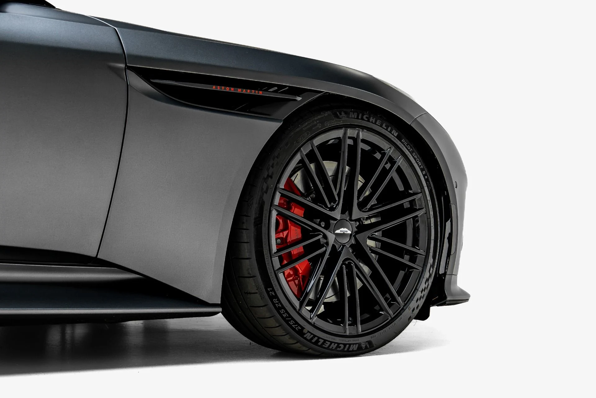 mph014_544146869_Used_2024_Aston_Martin_DB_12_V8_1784874888_ccf780a838