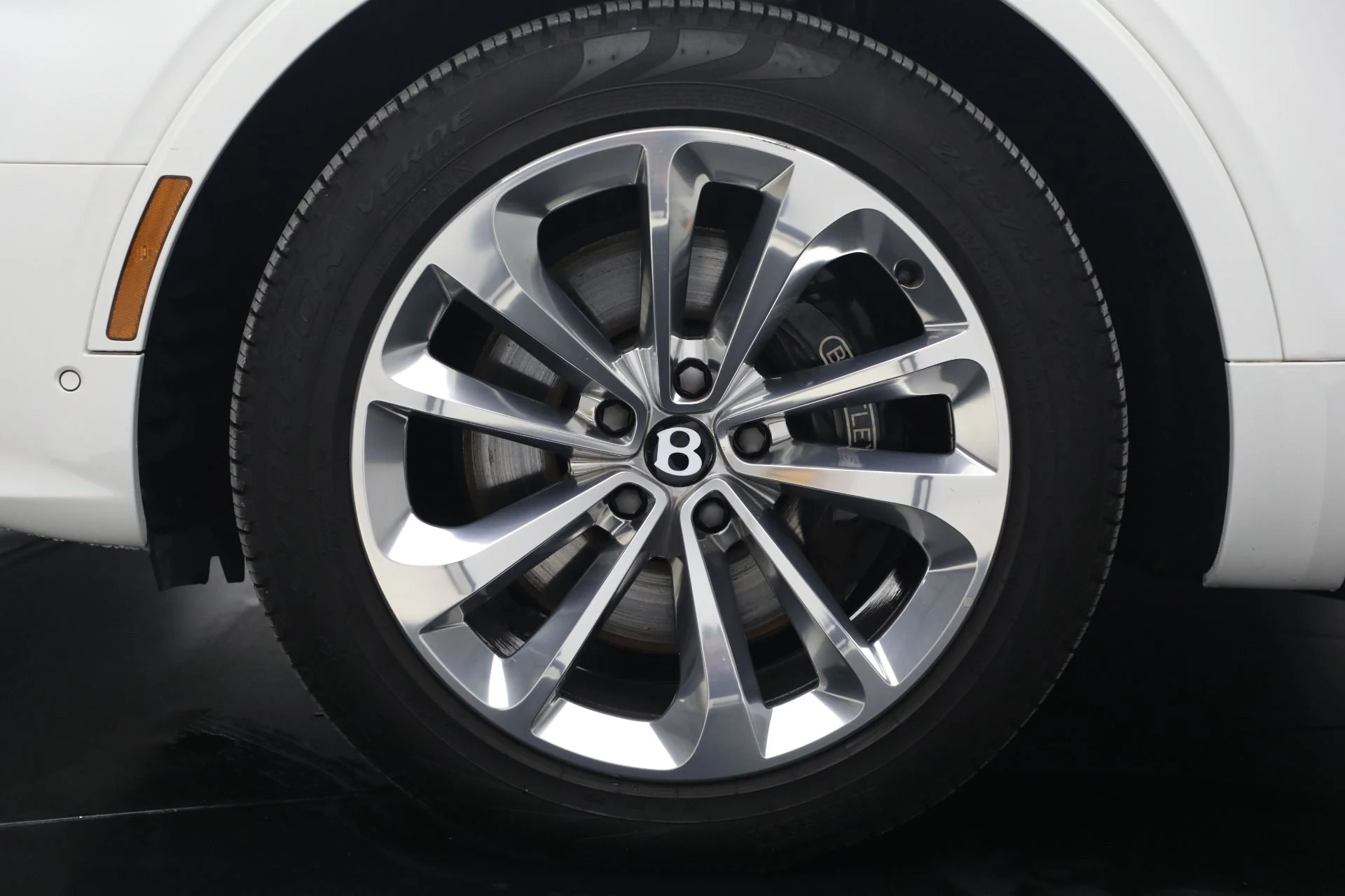 mph014_545694025_Used_2023_Bentley_Bentayga_V8_1770421584_952805b1cf