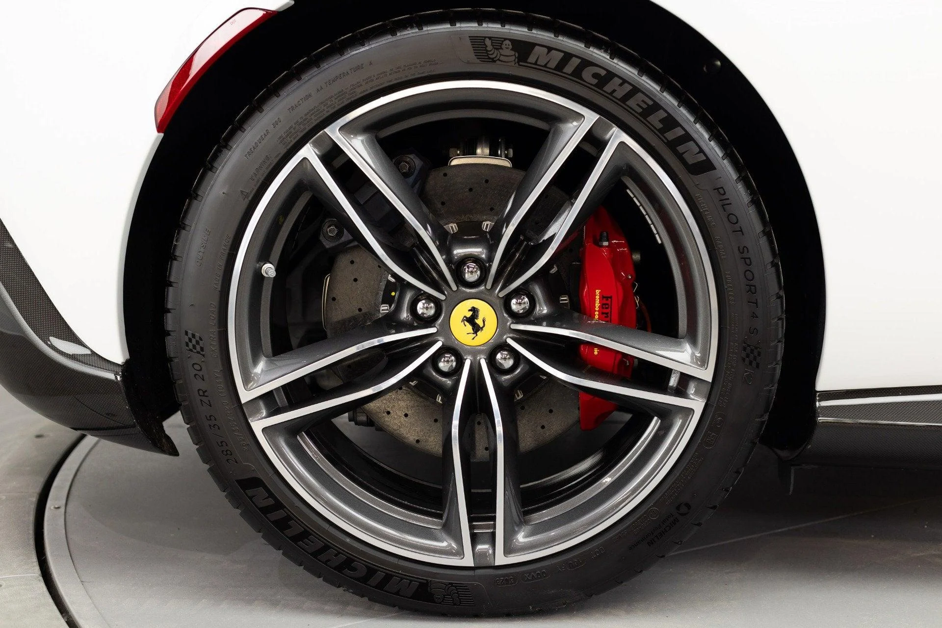 mph014_547131938_Used_2024_Ferrari_Roma_1777368603_6278f3db63