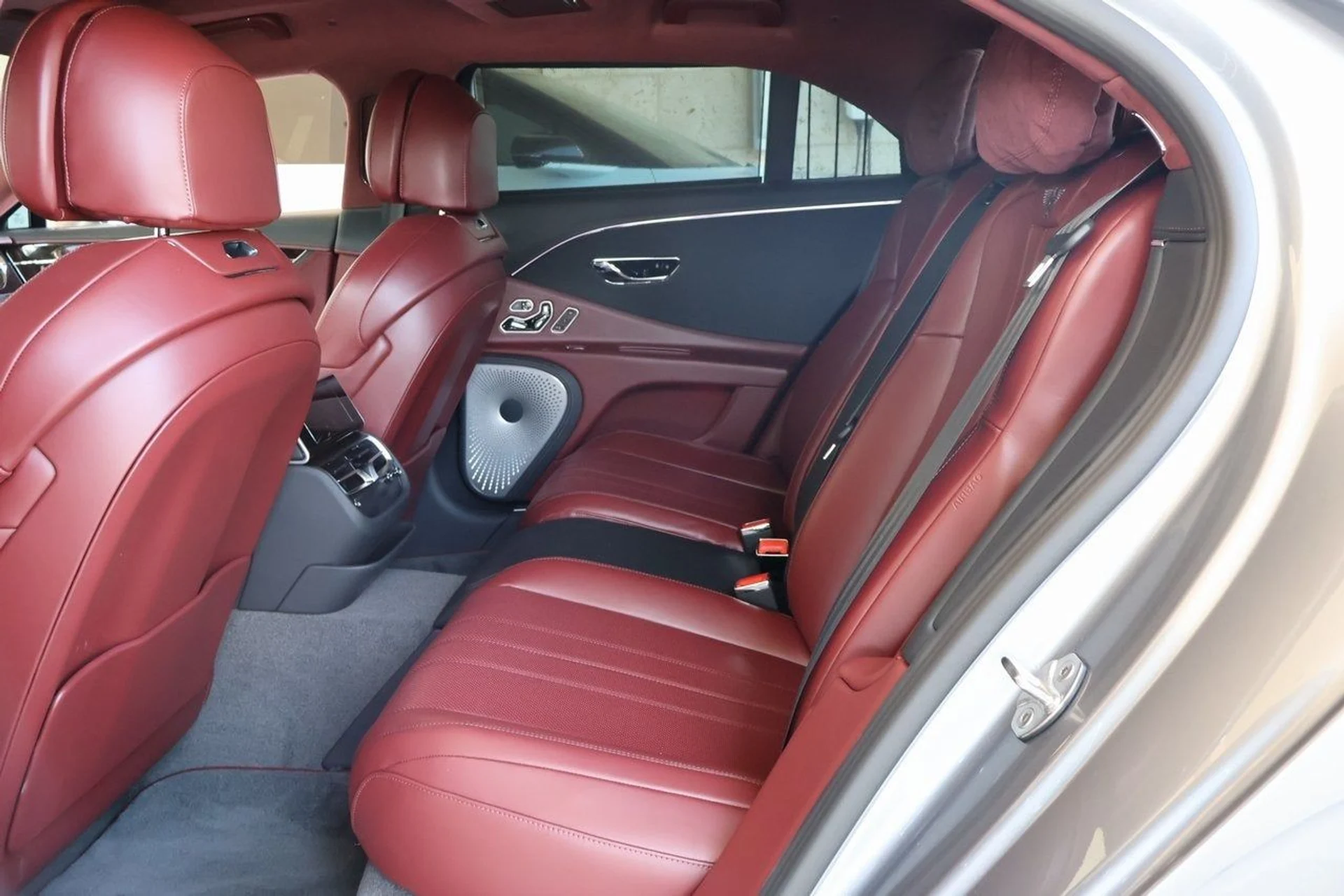 mph014_551056530_15_a96f0485e4