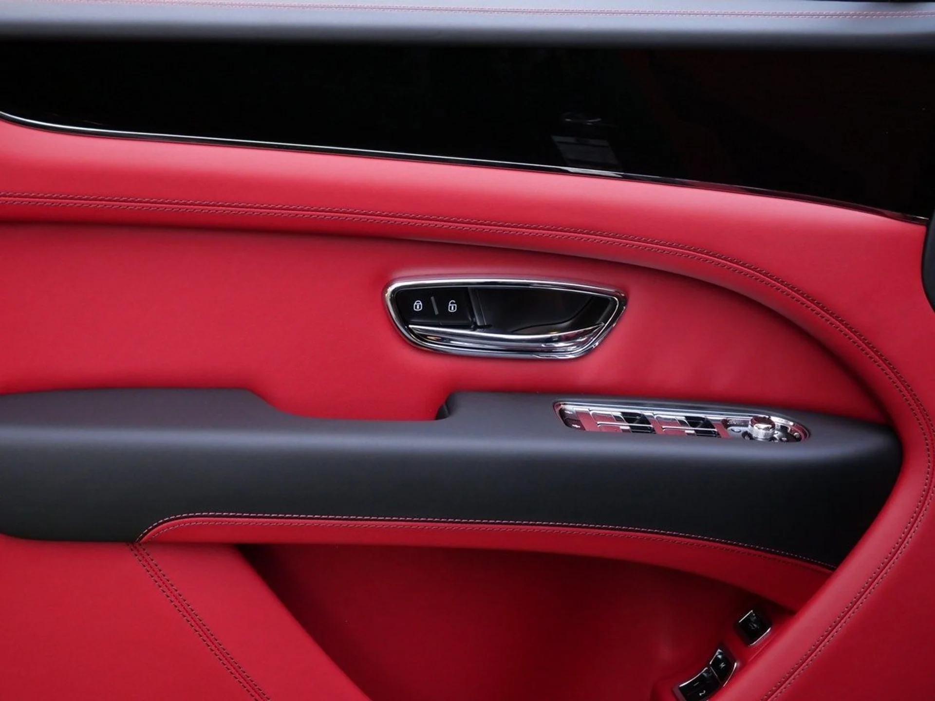 mph014_551812801_5031e05996d844e9af2288dc2ae60167x_18fb95f71e