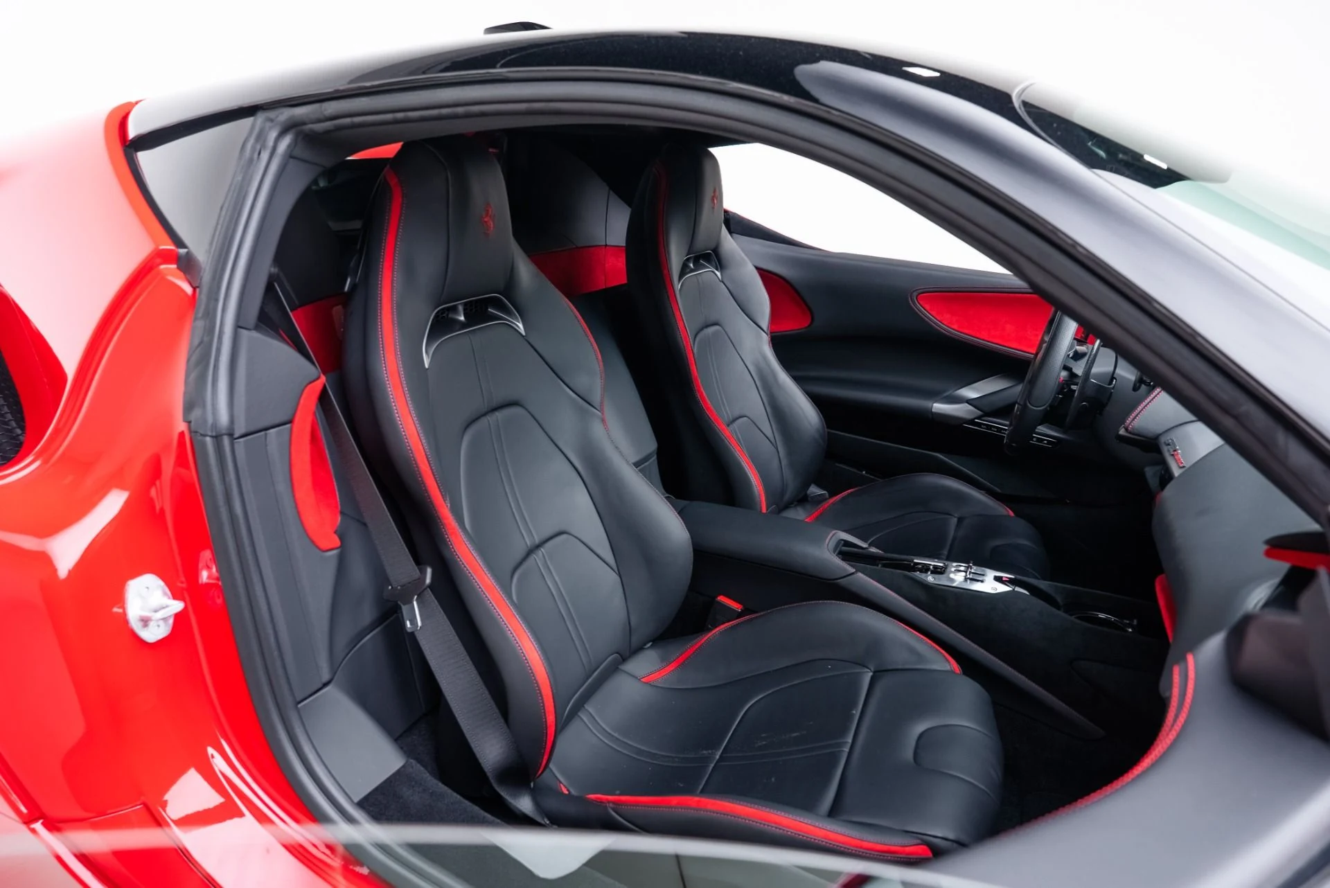 mph014_552046277_Used_2023_Ferrari_SF_90_Stradale_1773856077_466c7985e0