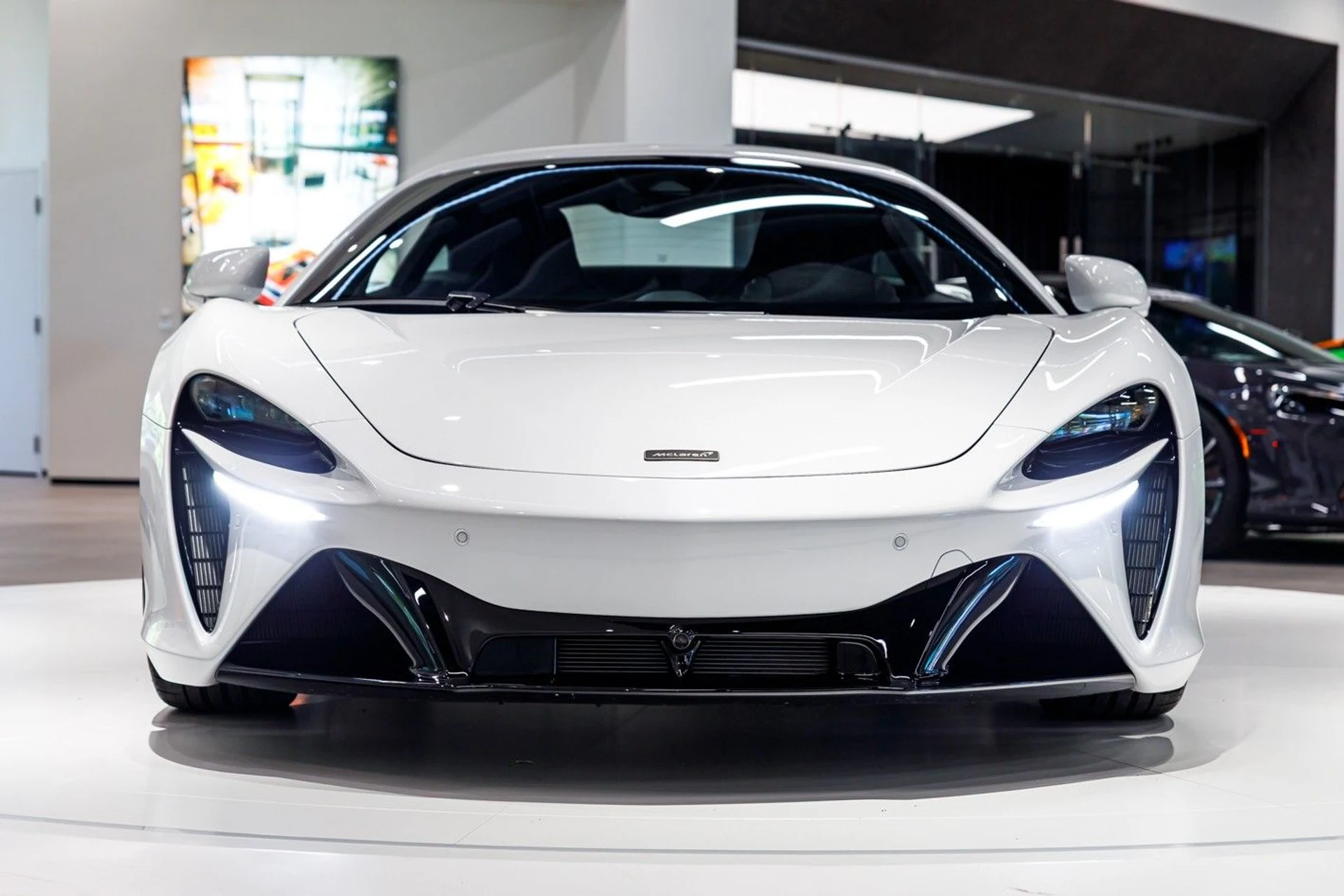 mph014_556577475_669_p15_l_6f57253933