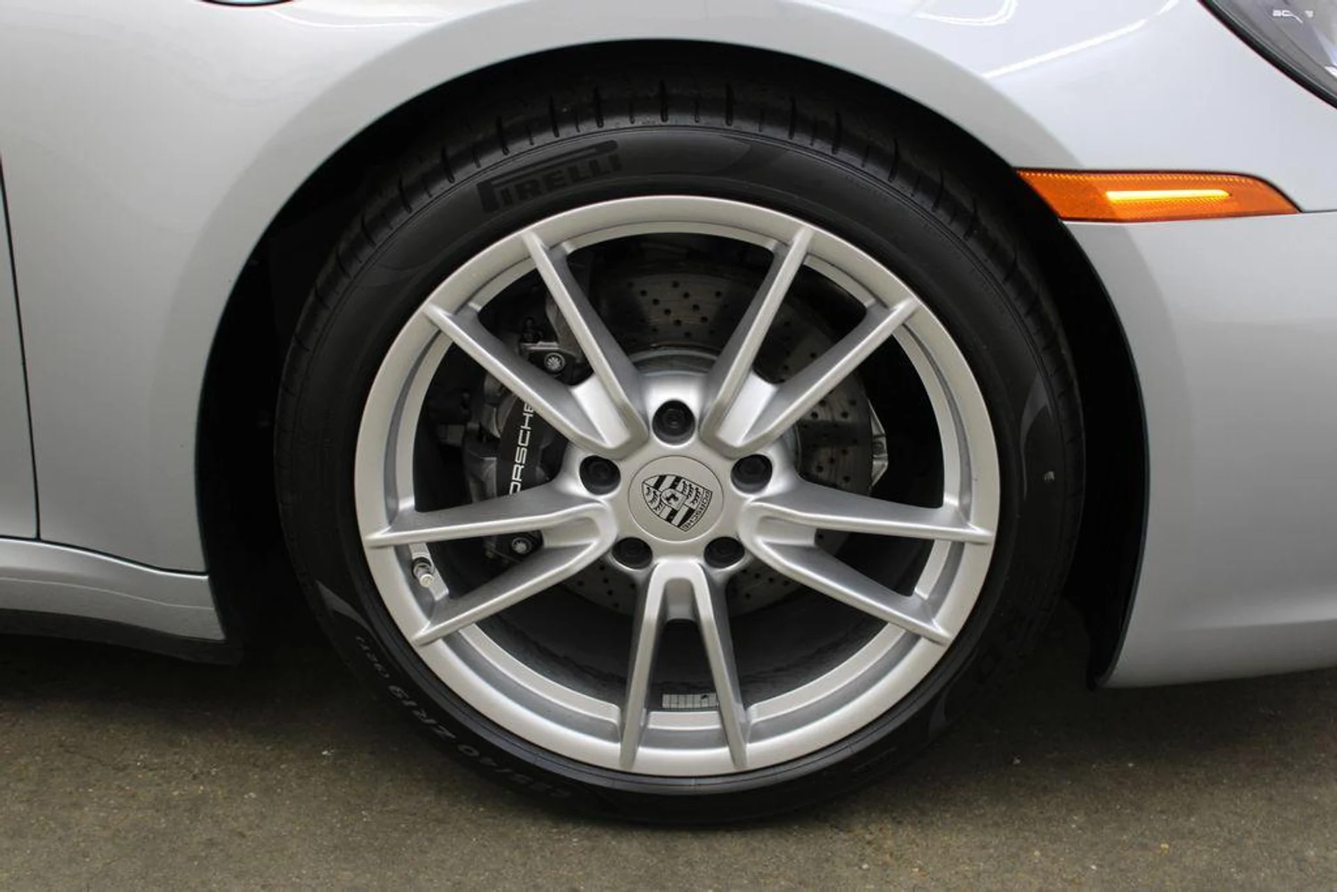 mph014_558645932_Bf_Y_Mi_GA_Gg_Uxd_L3_F_Yb76e429_KFQY_8bc29a21d3