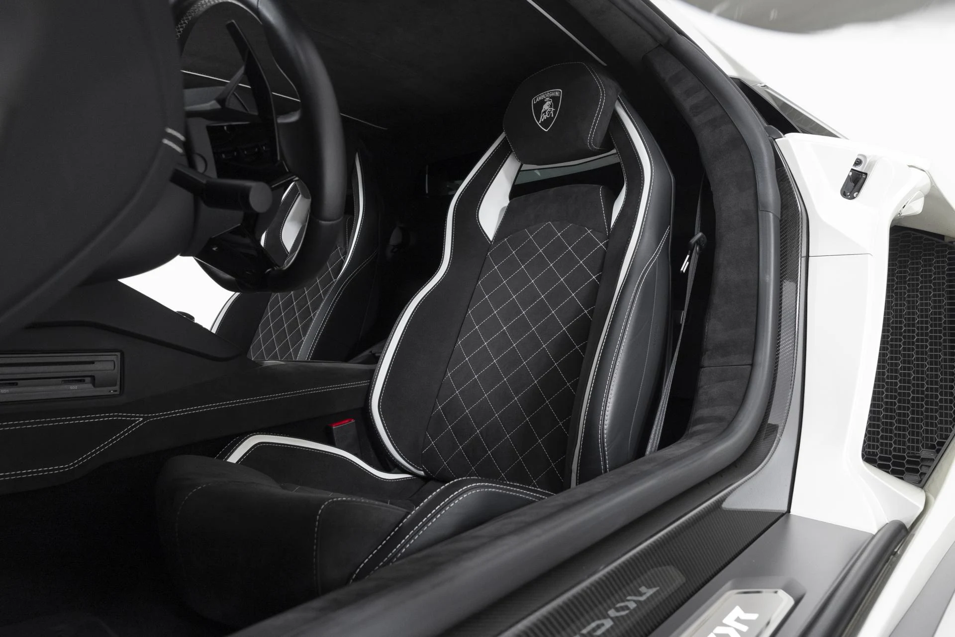 mph014_559969928_Used_2018_Lamborghini_Aventador_LP_740_4_S_1752175715_4b94816d98