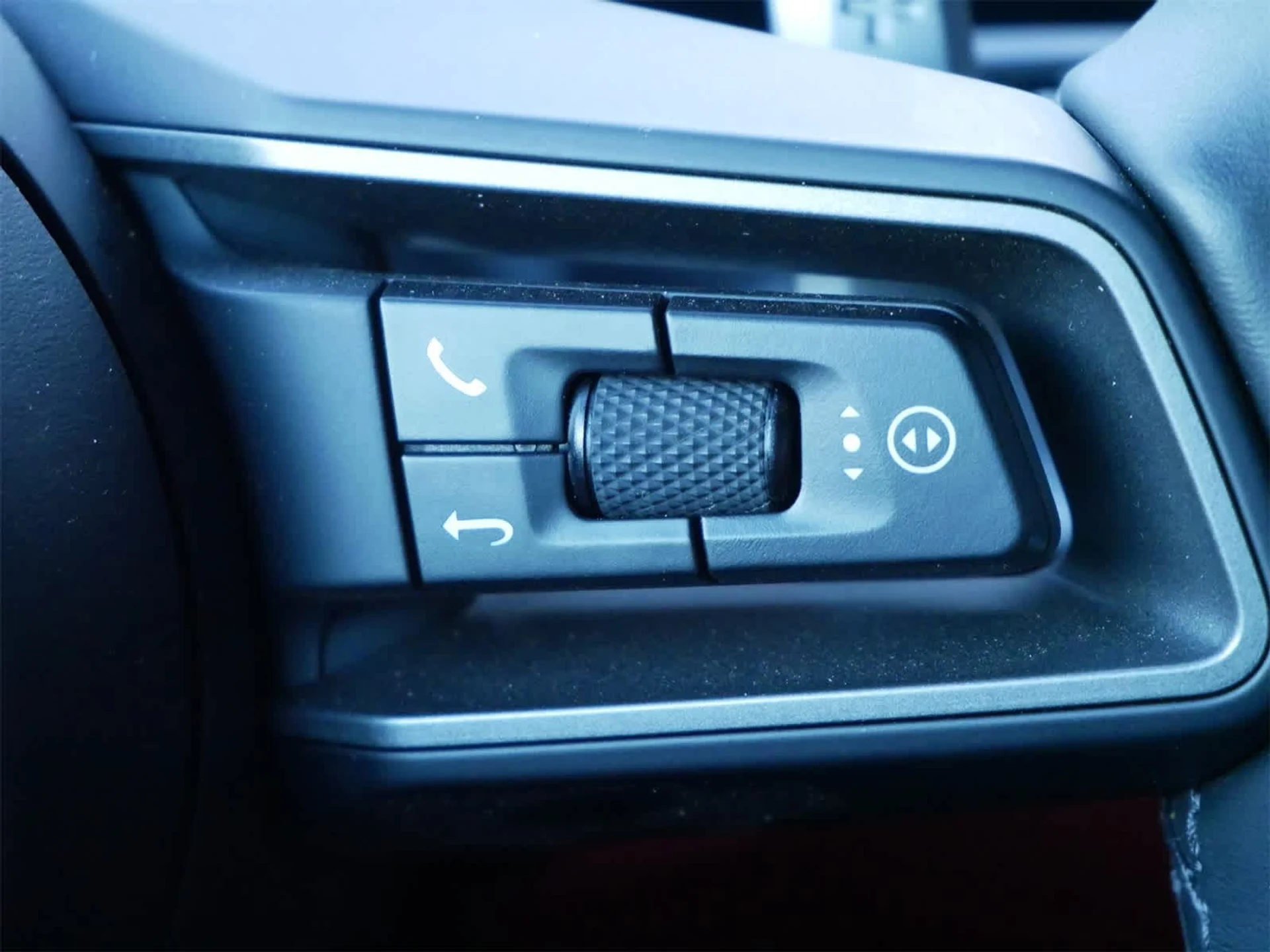 mph014_560906864_e1fb21feaa22c353f4fa76b0af49fe66_c60fba2b23