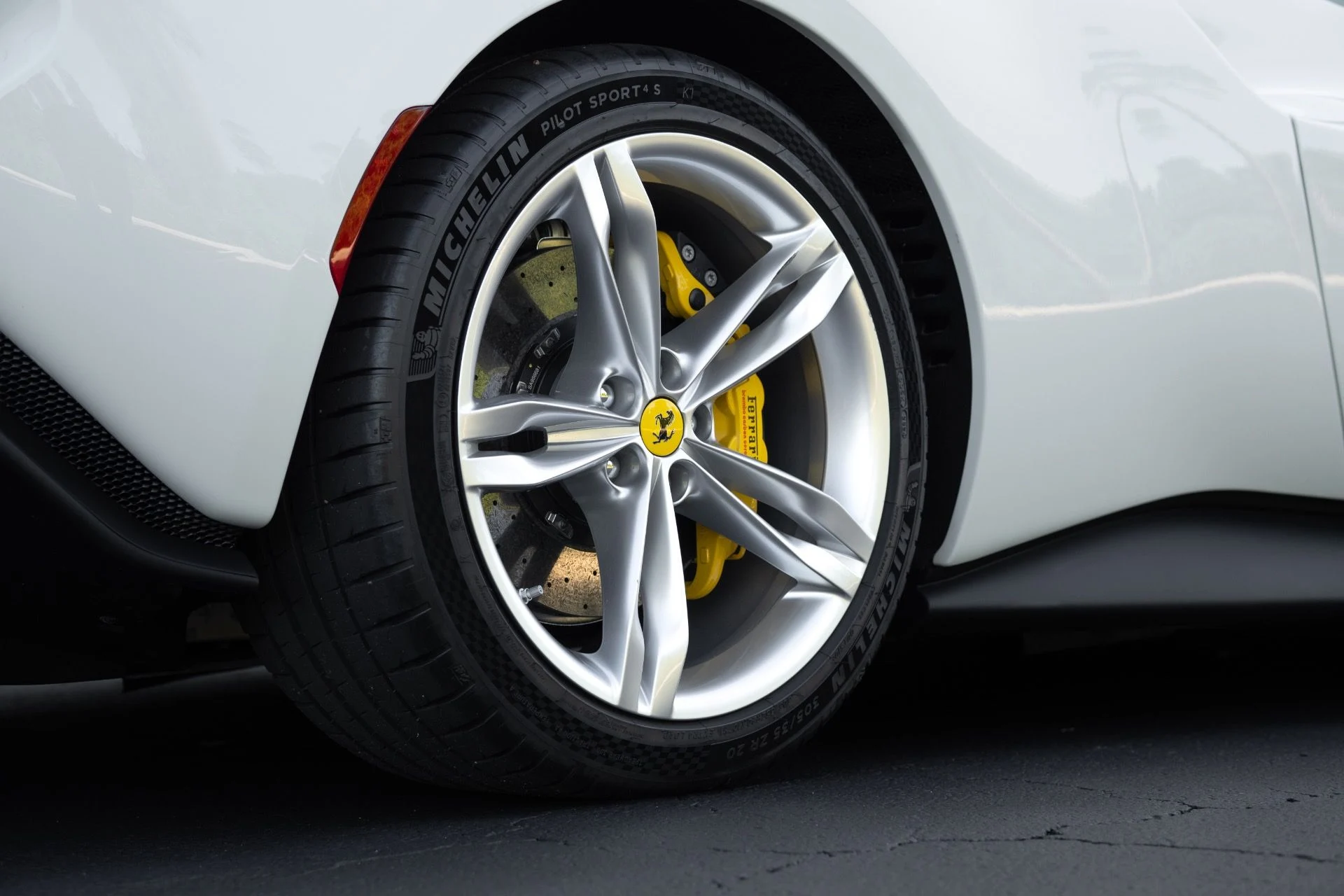 mph014_563757980_Used_2025_Ferrari_296_GTB_1761682901_15f25df95f