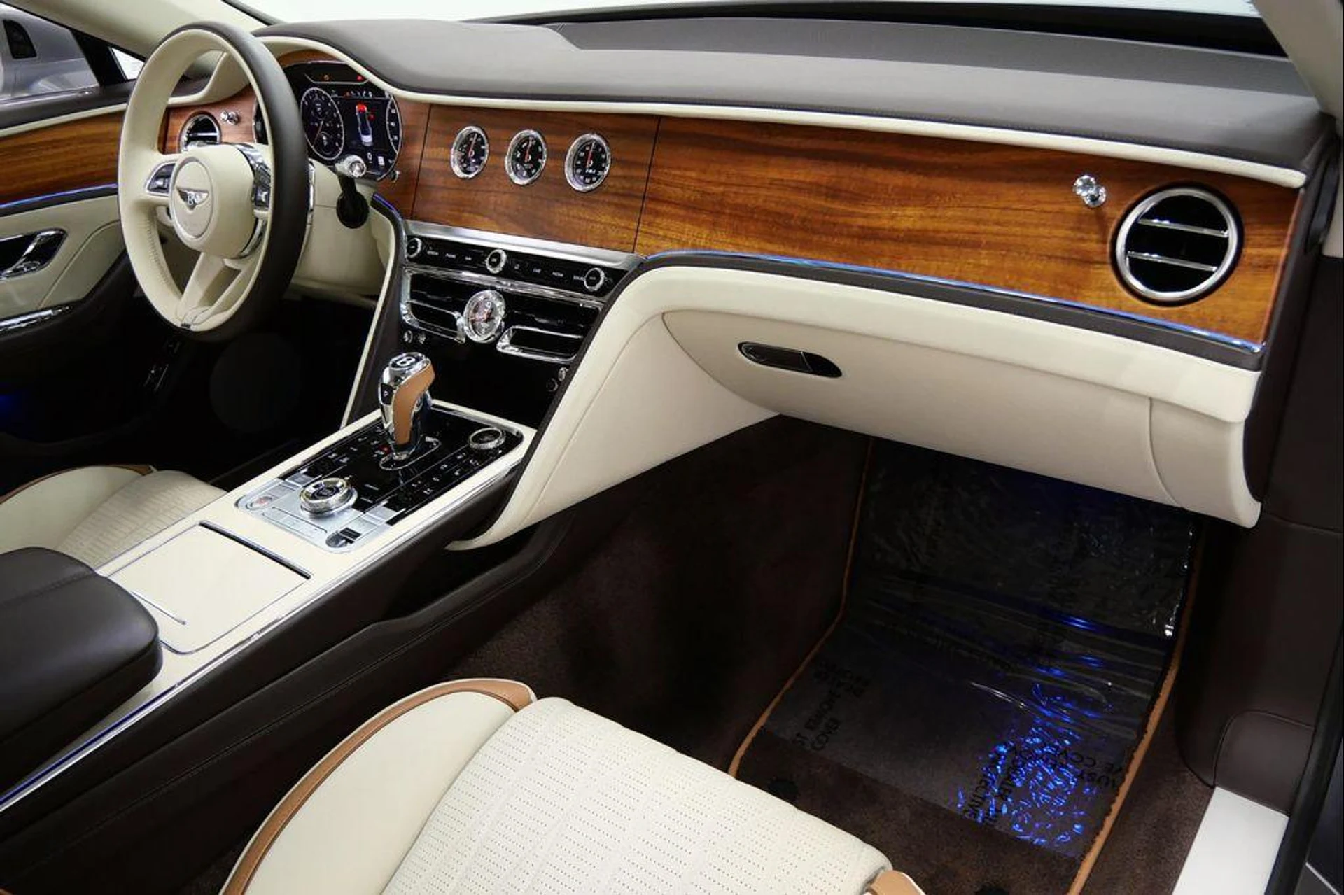 mph014_588370118_Uov_T_Bl360z_Se_J_Ri_Z0183_NWJ_4_Ys_A_17e80b2650