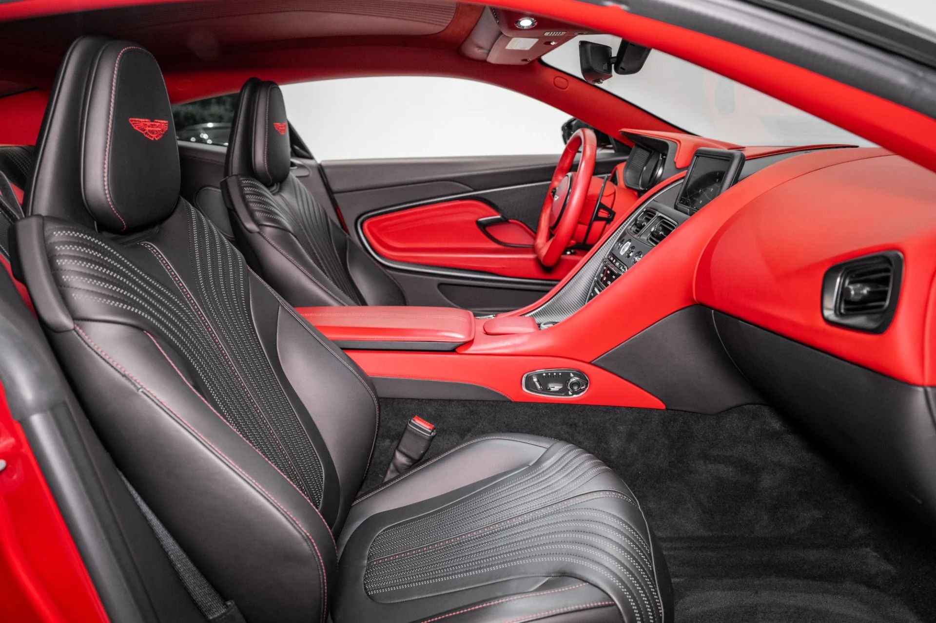 mph014_605617319_Used_2023_Aston_Martin_DB_11_V8_Coupe_1750777279_03424eb8ad