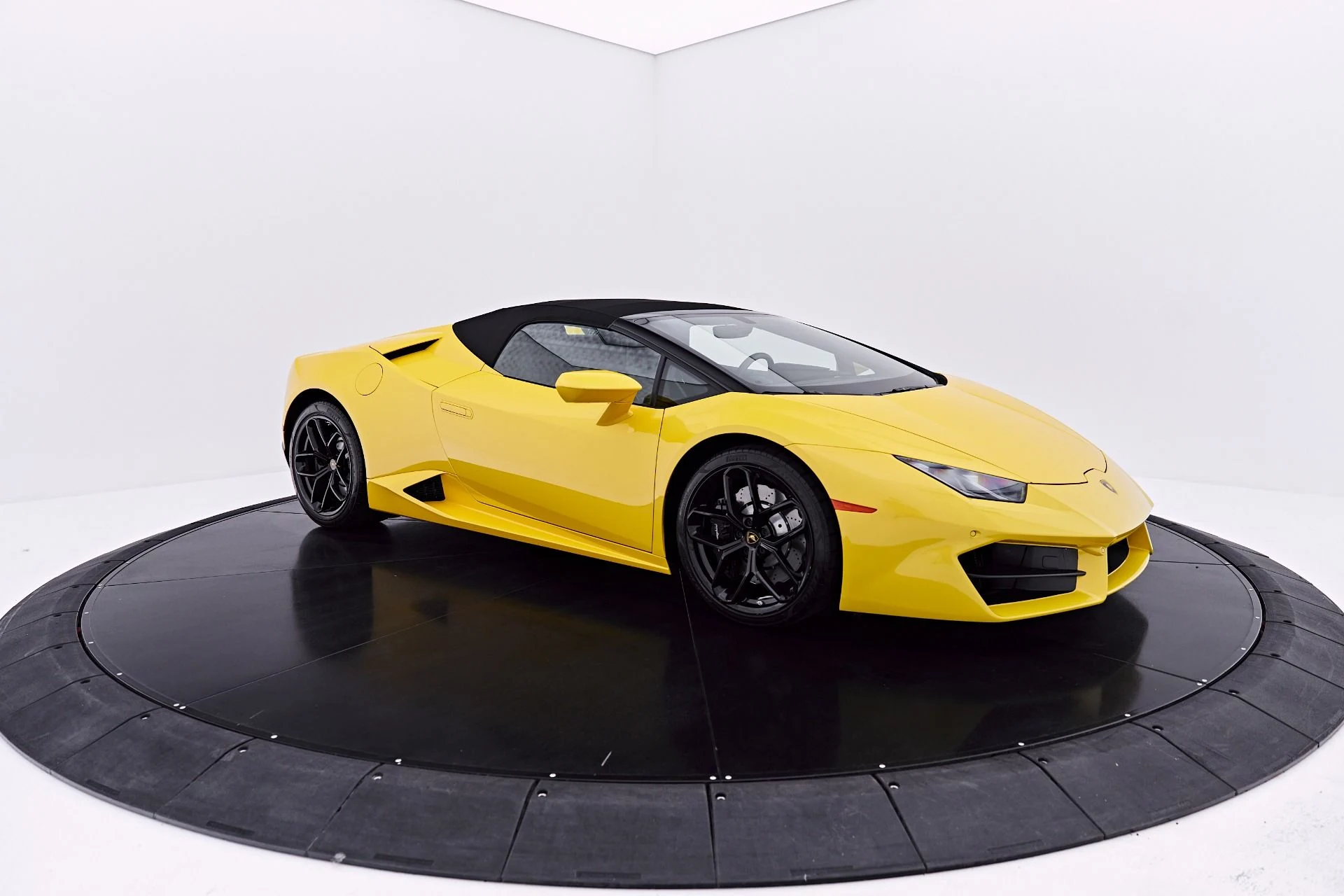 mph014_605989883_Used_2018_Lamborghini_Huracan_LP_580_2_S_1784246790_67a476033b