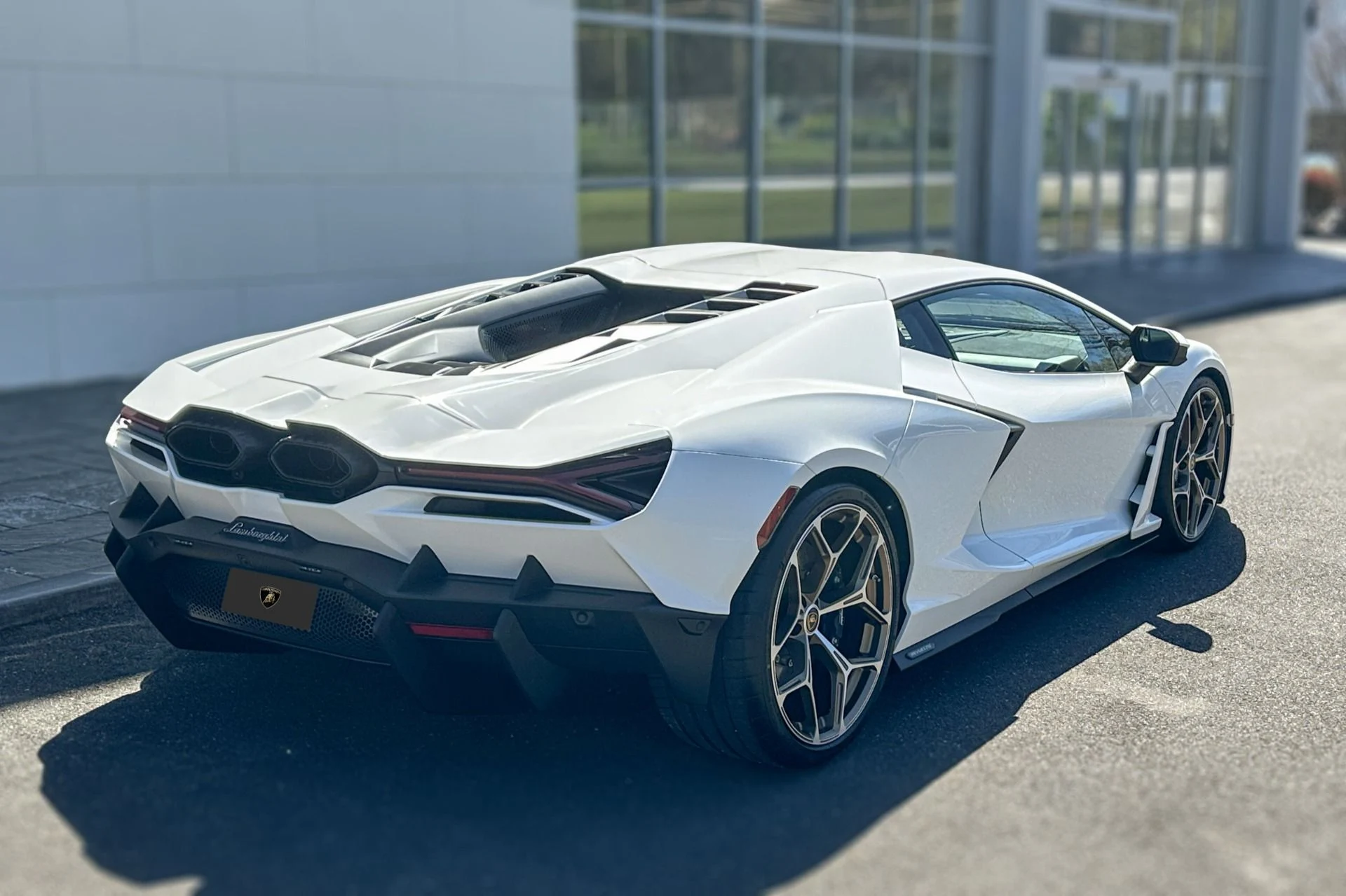 mph014_611854272_Used_2026_Lamborghini_Revuelto_1783720247_0478a4e18a