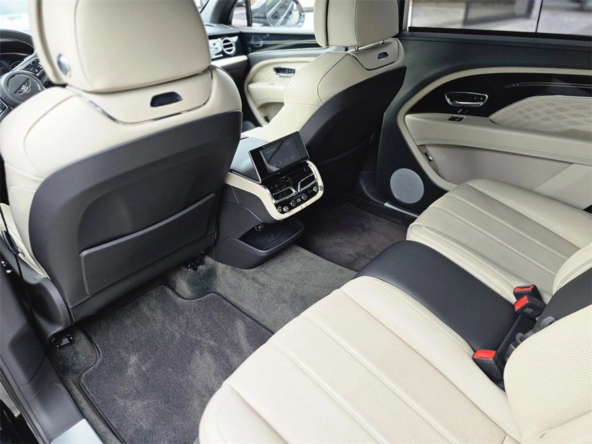 mph014_613250742_e01d2b86129c92c4adbc4e987e33b965_eb2b1d9a47