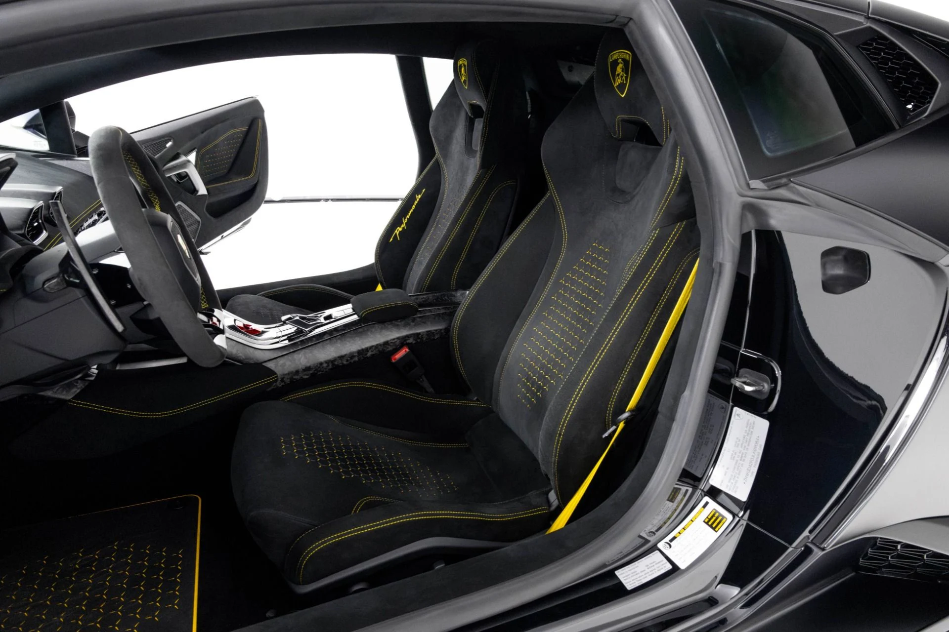 mph014_61957413_Used_2018_Lamborghini_Huracan_Performante_1762565896_75b1e1da49