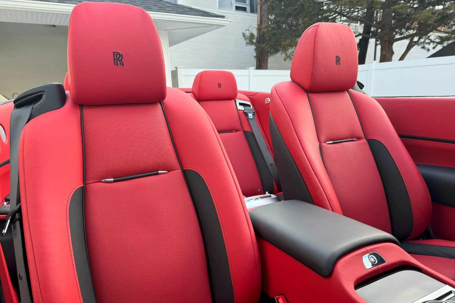 mph014_62922400_Used_2020_Rolls_Royce_Dawn_1738172030_68ef40a165