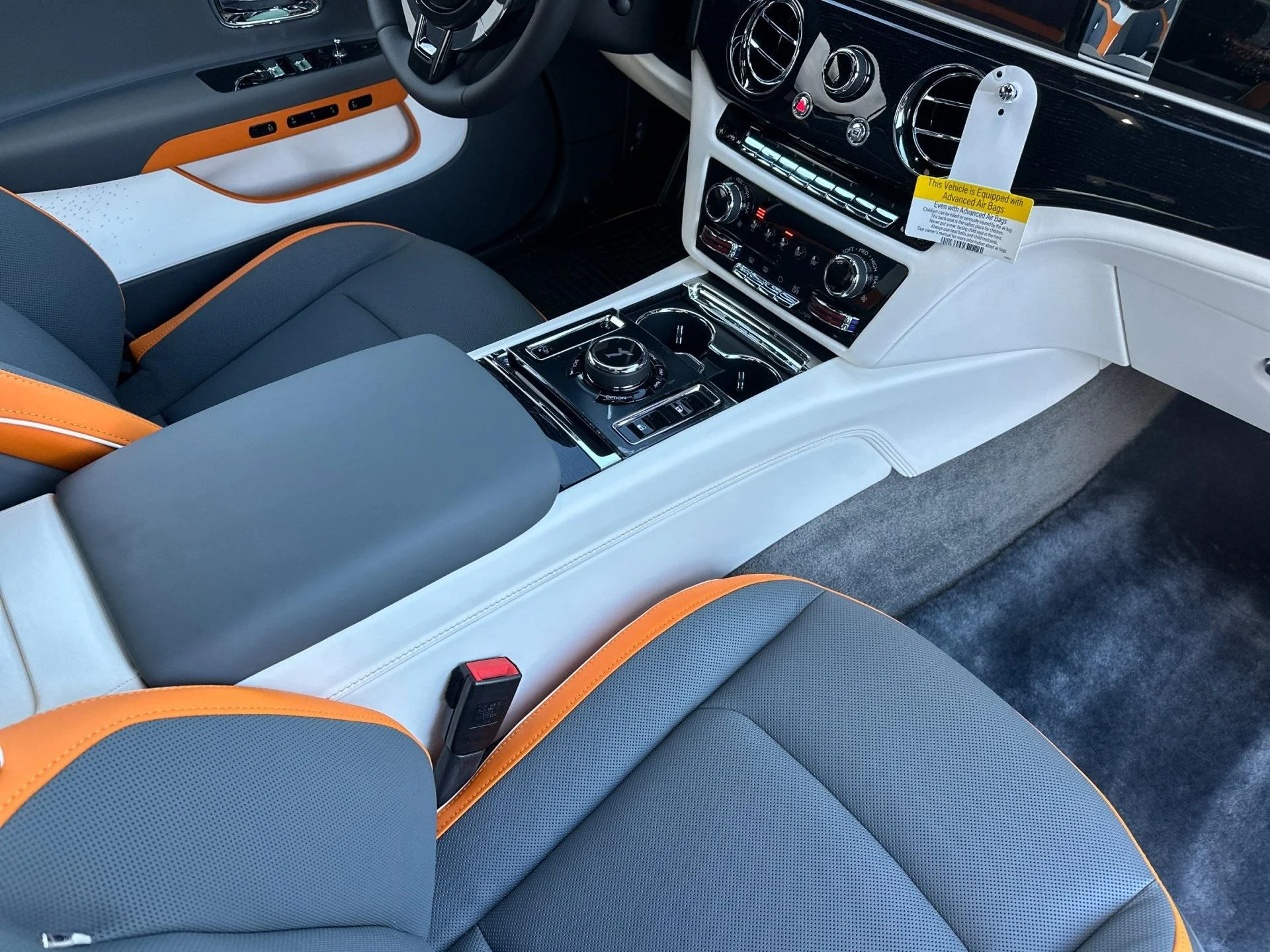 mph014_630226056_New_2026_Rolls_Royce_Spectre_1763565079_baeee27bf6