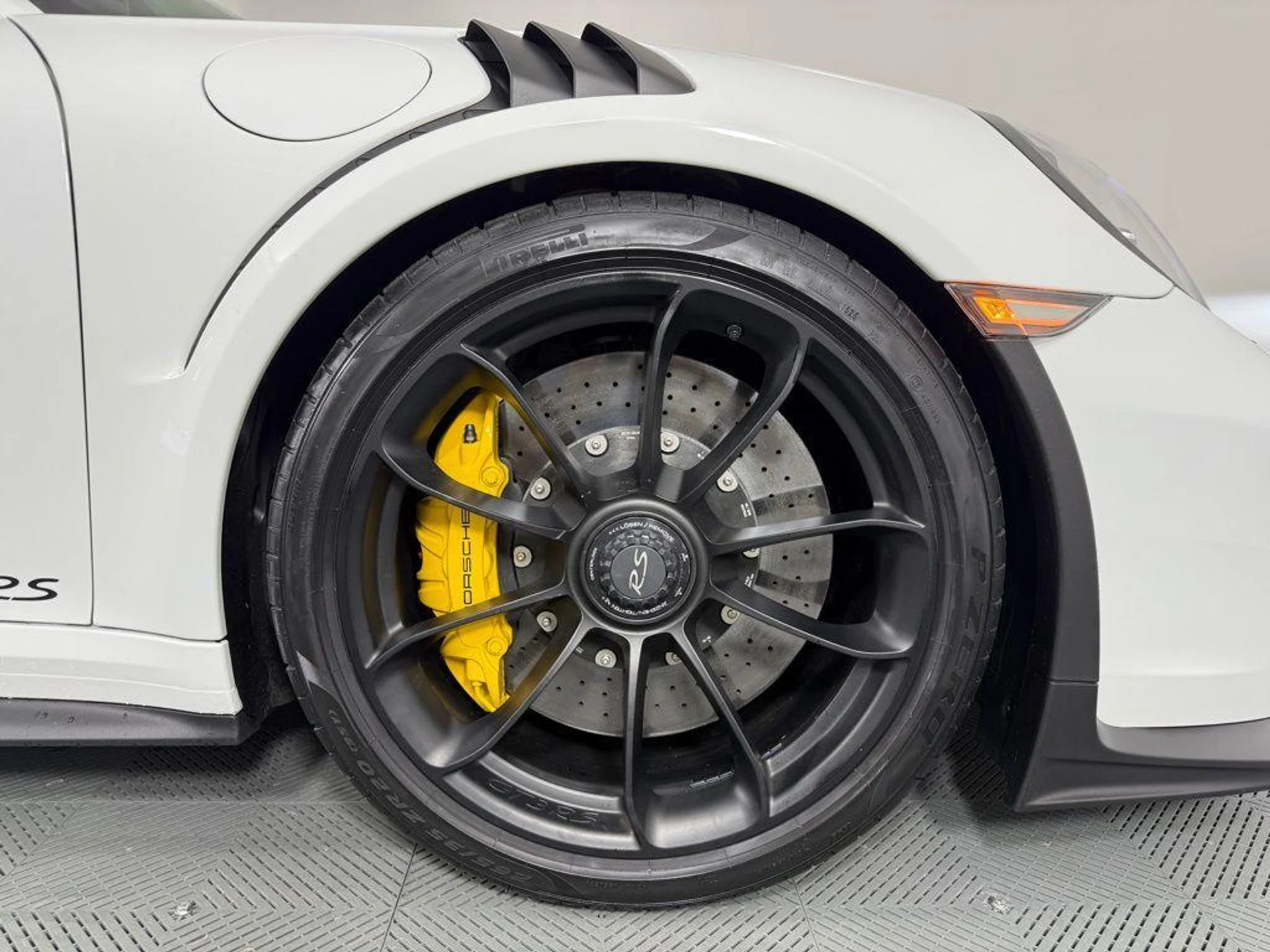 mph014_632088393_FY_Hr2f4_Md_i_X_Ew_B_Ui3z8_Qmu_Kh_I_923cfa4dd5