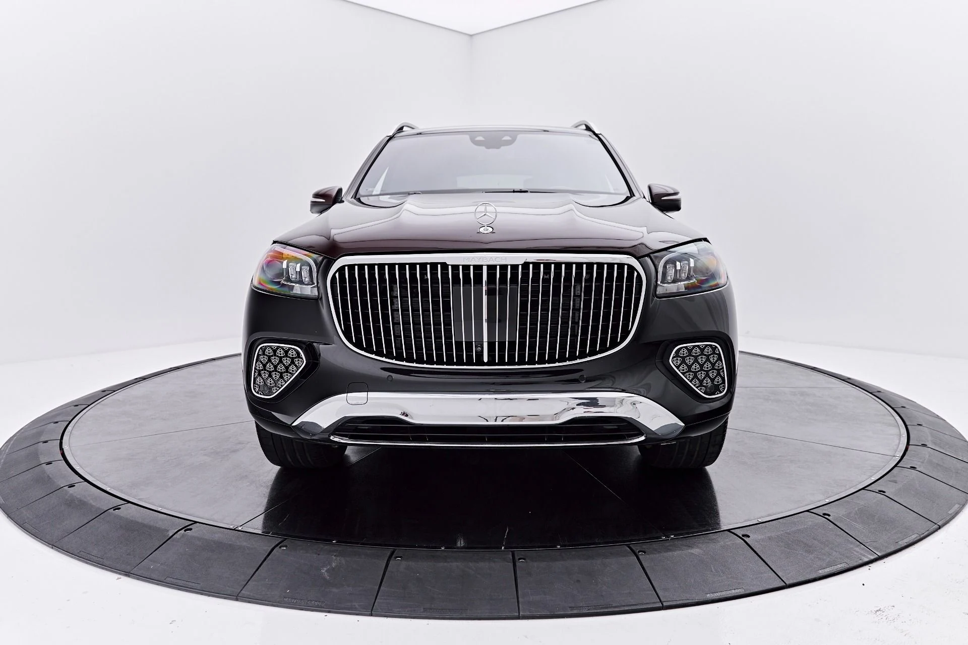 mph014_637878028_Used_2024_Mercedes_Benz_GLS_Maybach_GLS_600_1790212304_80861fcbb6