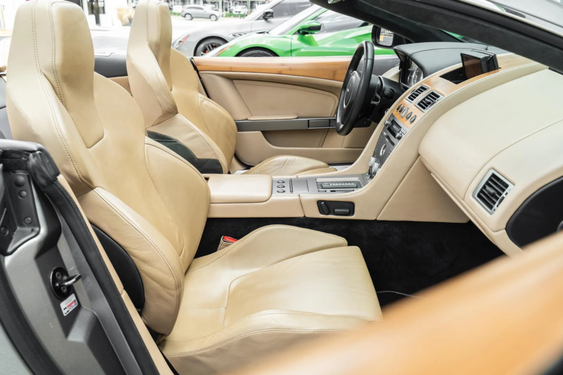 mph014_641157466_Used_2006_Aston_Martin_DB_9_2dr_Volante_Auto_1772878106_1ee9623c07