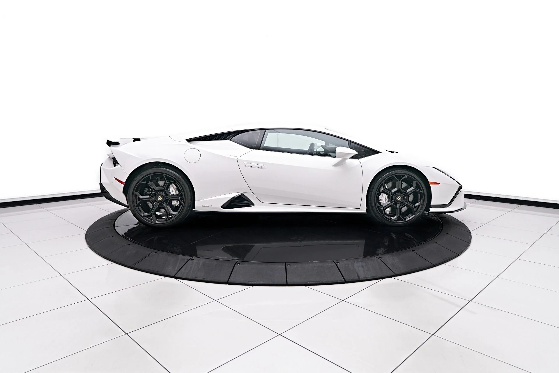mph014_64501314_Used_2023_Lamborghini_Huracan_Tecnica_Base_1750384074_a8b3ca91ef