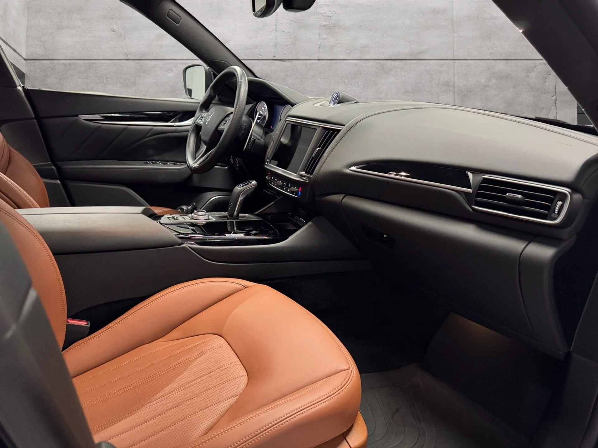 mph014_646351330_ab1bda72_5d13_4c75_9d69_d2453ac9f761_25ae0035b2