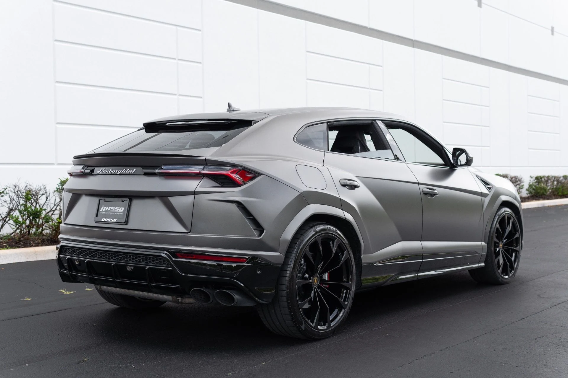 mph014_647358874_Used_2022_Lamborghini_Urus_1773951394_239c1e5009