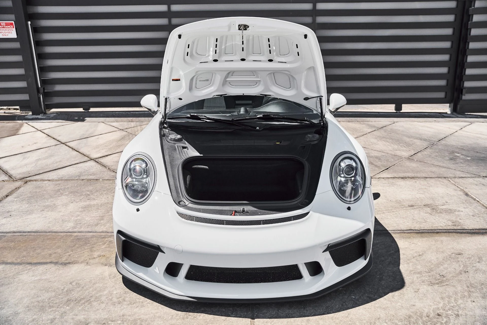 mph014_649265348_Used_2018_Porsche_911_GT_3_1777749538_d5b4b4d05b