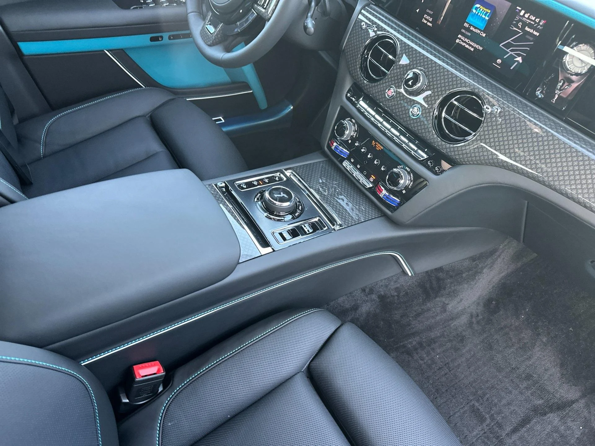 mph014_652985926_New_2026_Rolls_Royce_Black_Badge_Ghost_1765033533_0d1dedb19e