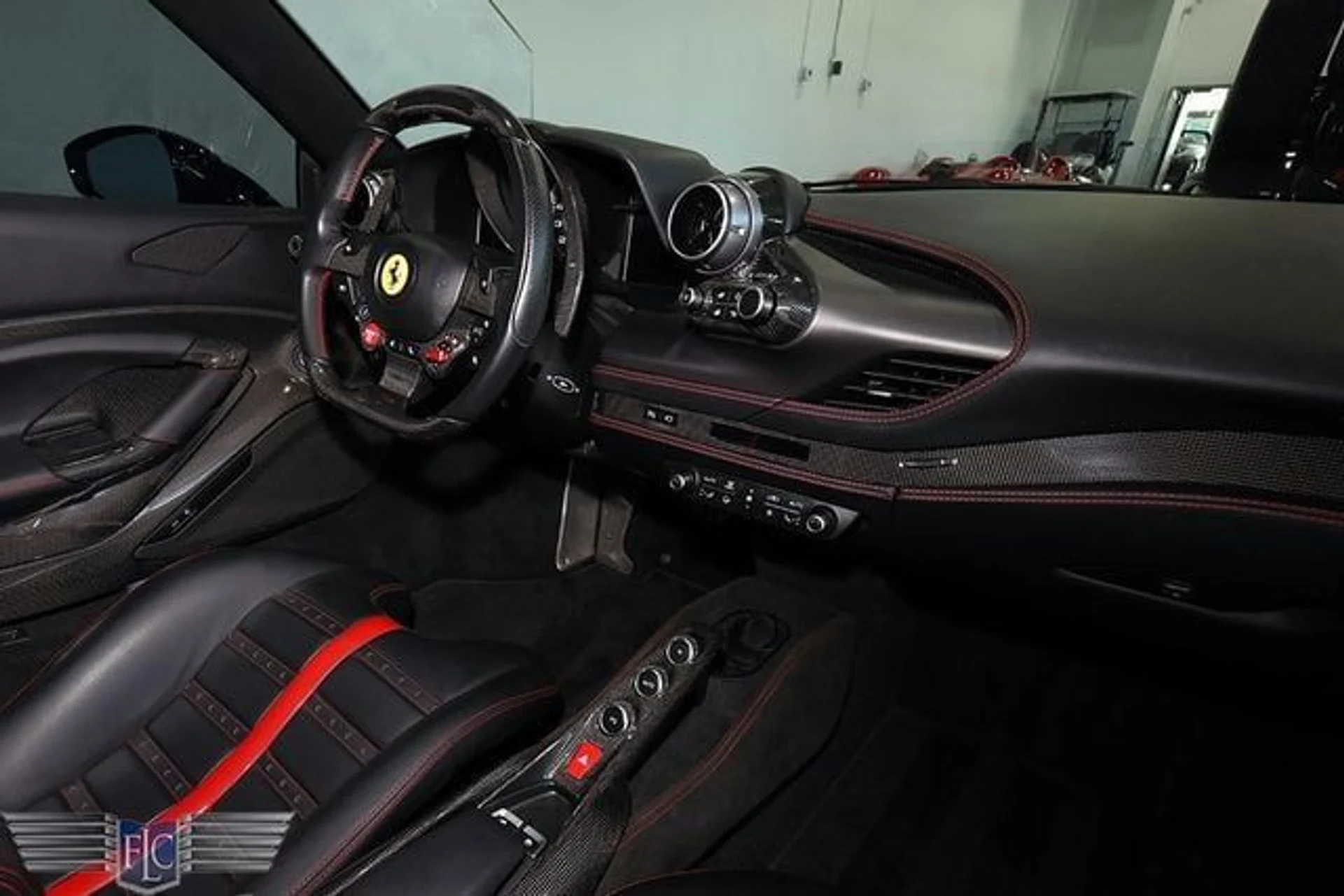 mph014_656719426_used_2020_ferrari_f8_tributo_coupe_9689_22960423_19_640_7d11dbb71a