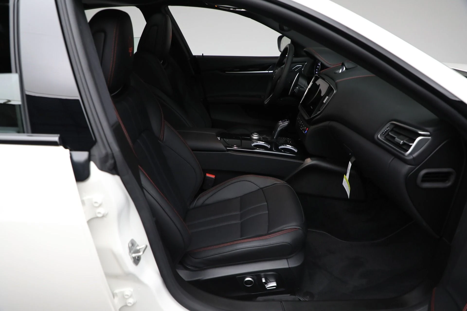 mph014_657390991_New_2024_Maserati_Ghibli_Modena_Ultima_Q4_ae70c5f2c9