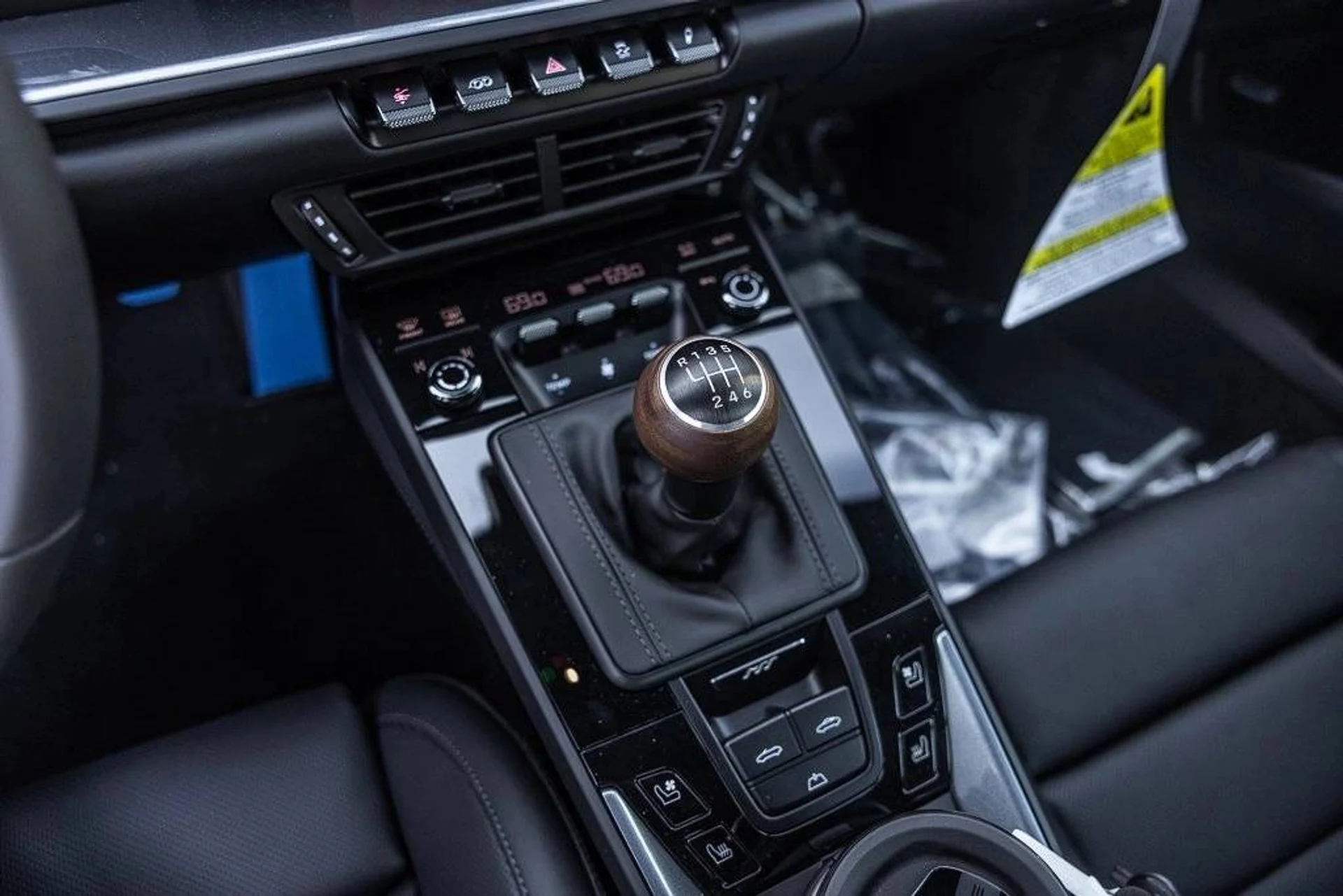 mph014_666915260_92bd4e66005a5390b49f55e57da7e20ax_3f2f518f40