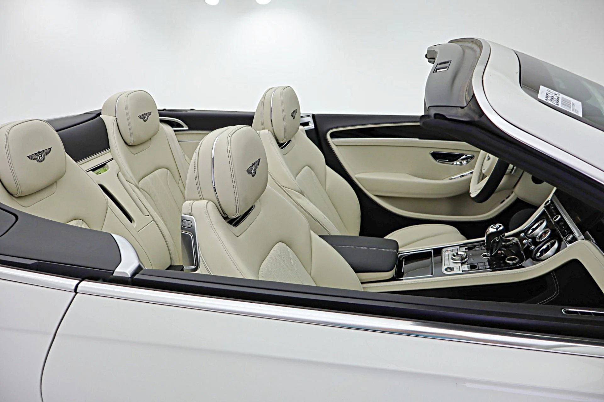 mph014_668040454_New_2026_Bentley_Continental_GTC_b5e8c36510