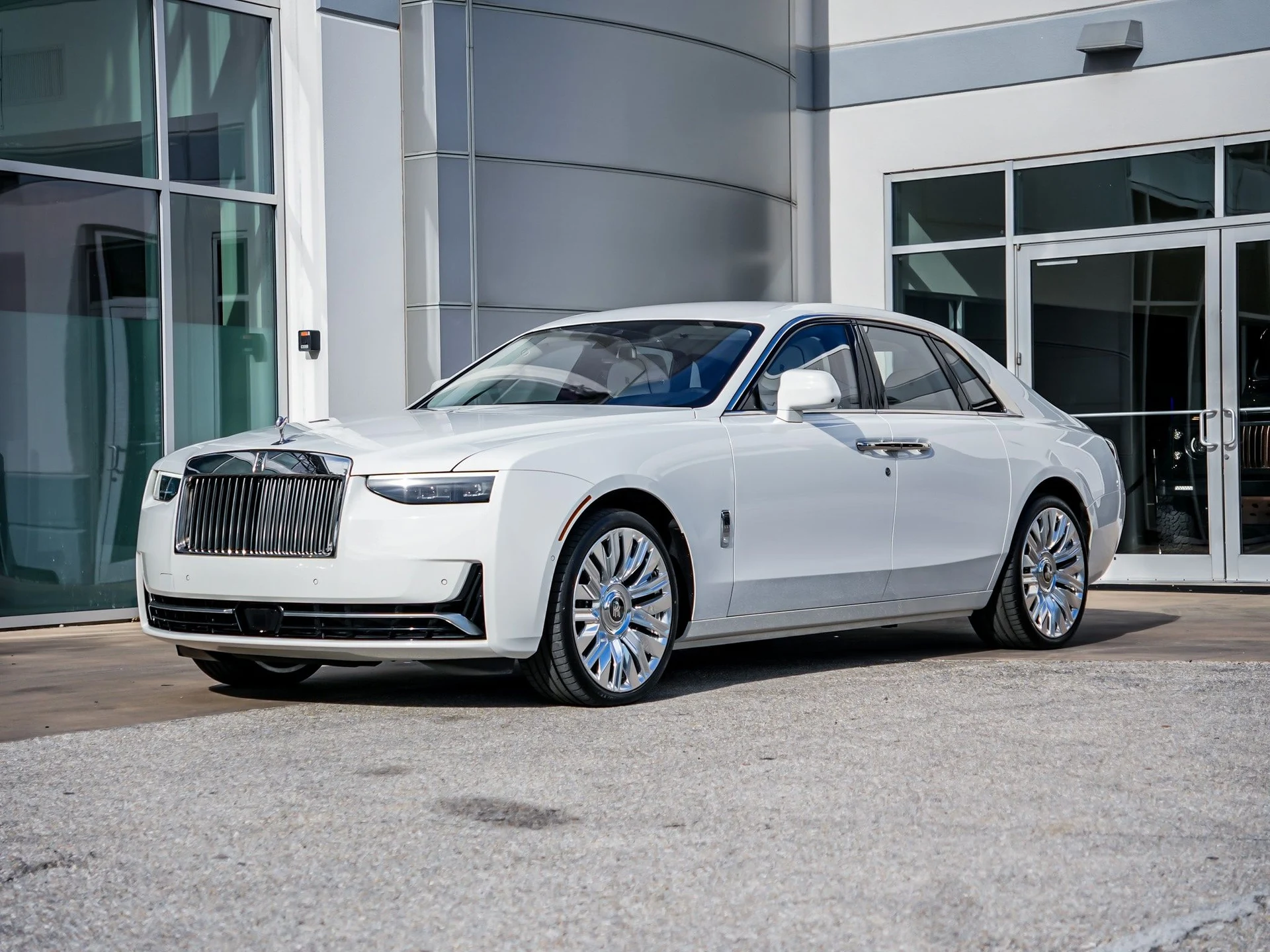 mph014_668068932_Hi_Tech_Luxury_Imports_LLC_SCA_23_GZ_00_VU_236165_image_14_6938a5ff05