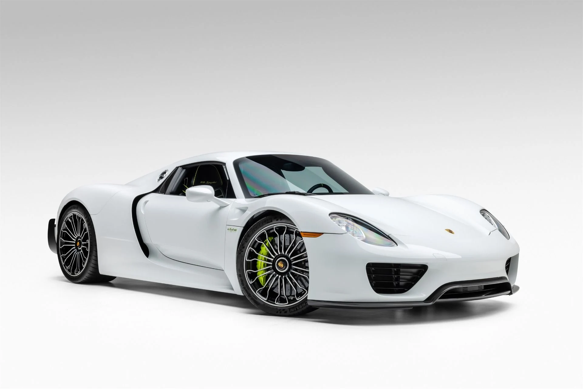 mph014_671951639_Used_2015_Porsche_918_Spyder_1740676476_974ed1fdaf