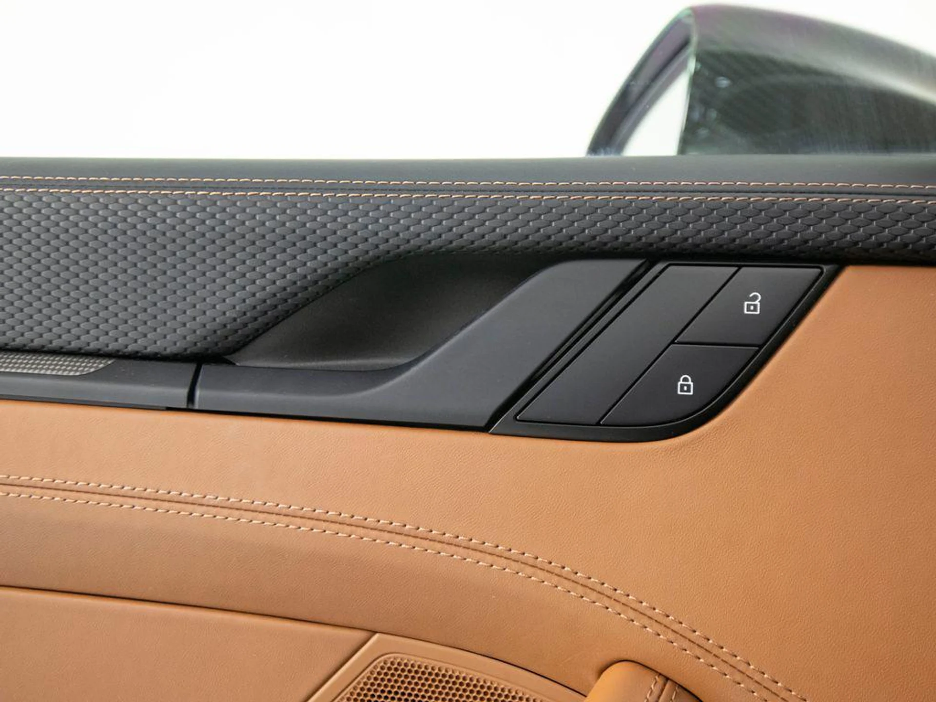 mph014_672311165_i_W9mo_P_Dhq_W_Pfa_P3_Aq5j73kx7_UE_dd4da613ef